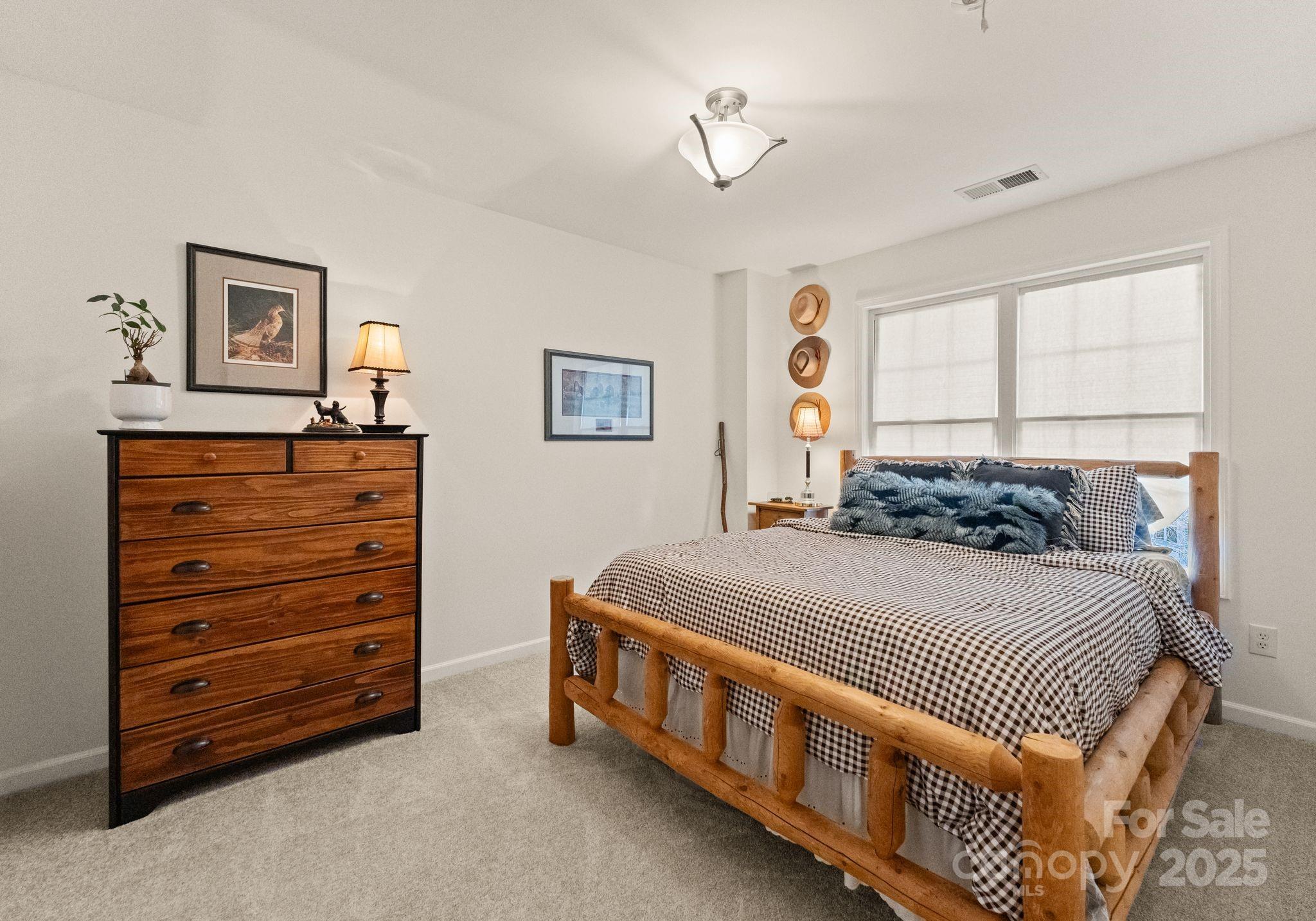 9930 Treeside Lane — Matthews