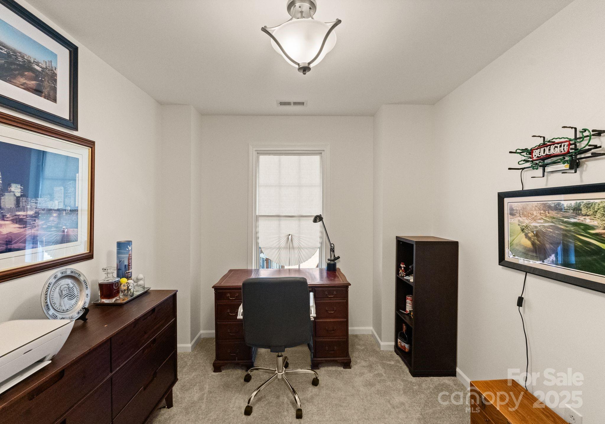 9930 Treeside Lane — Matthews