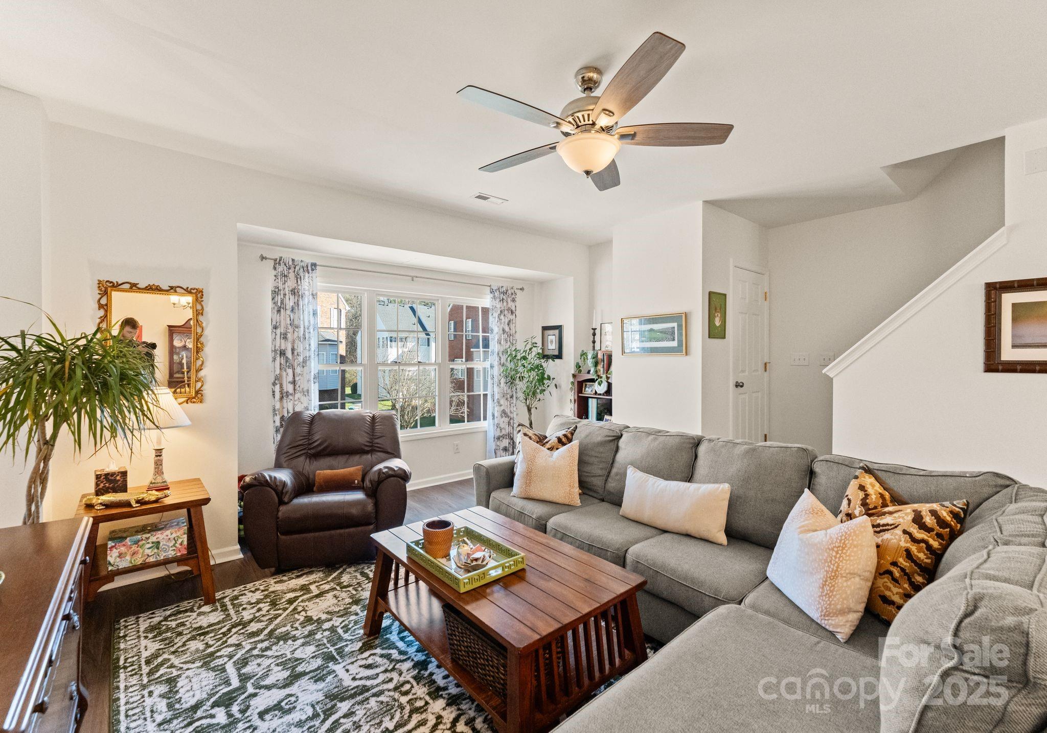 9930 Treeside Lane — Matthews