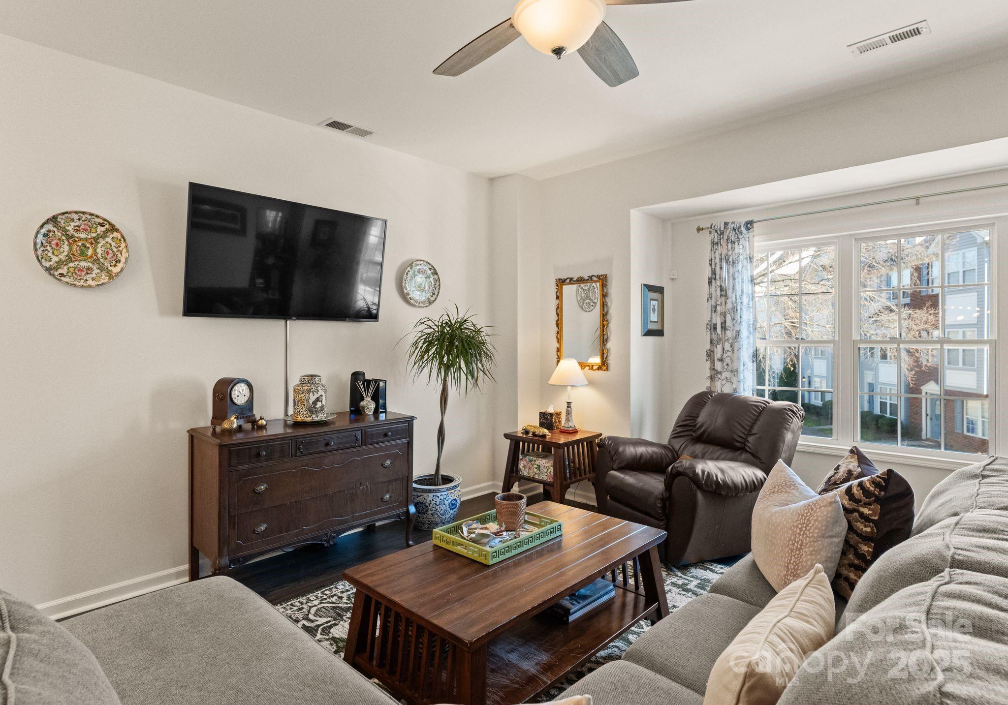 9930 Treeside Lane — Matthews