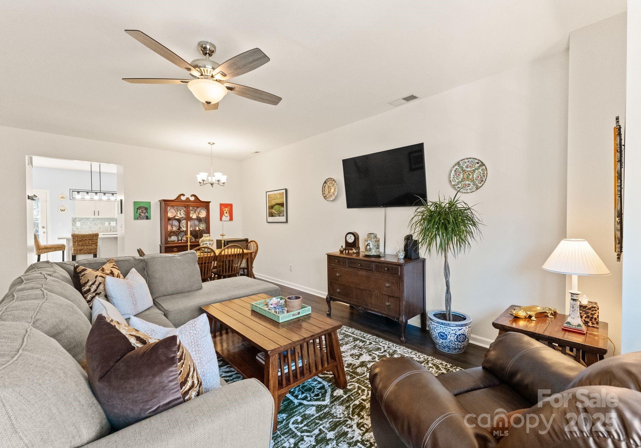 9930 Treeside Lane — Matthews