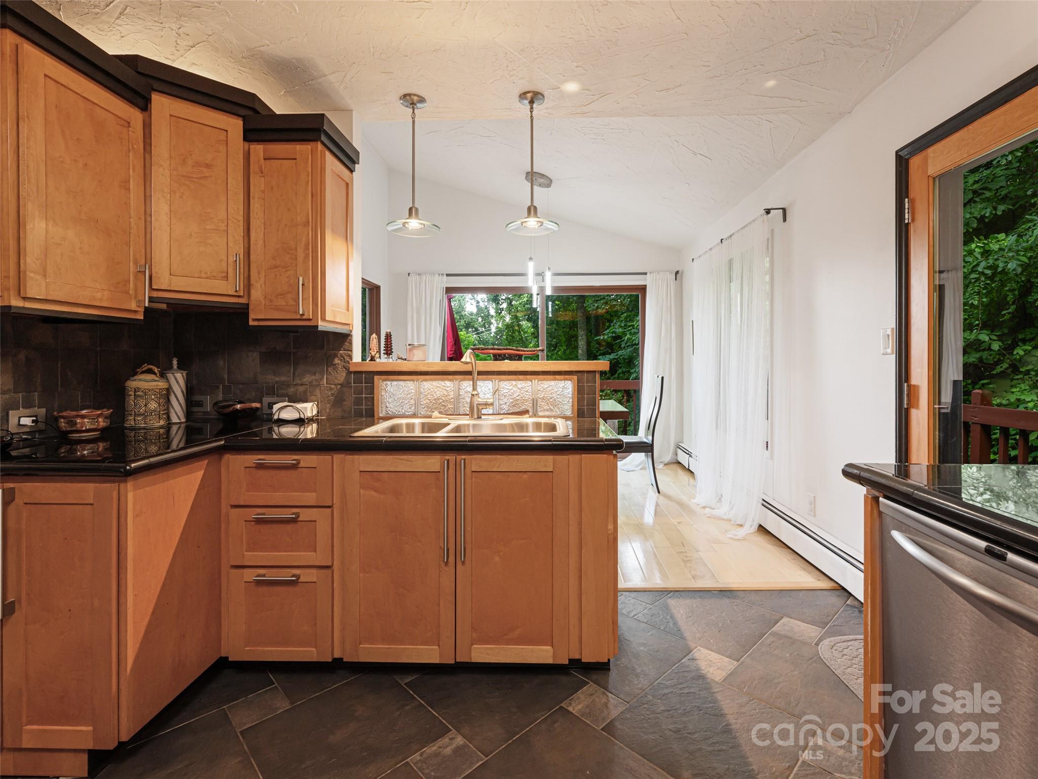 193 Rhododendron Drive — Arden