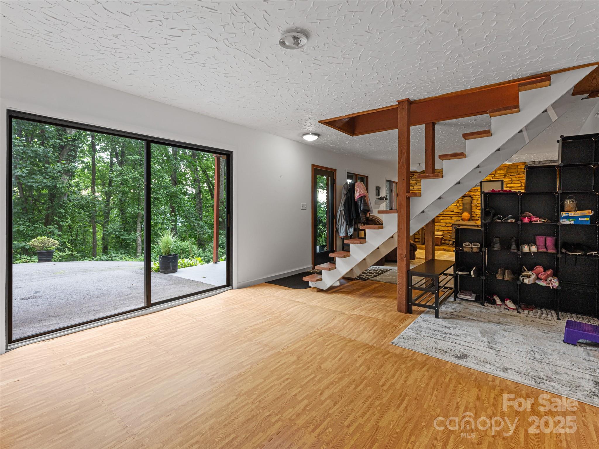 193 Rhododendron Drive — Arden
