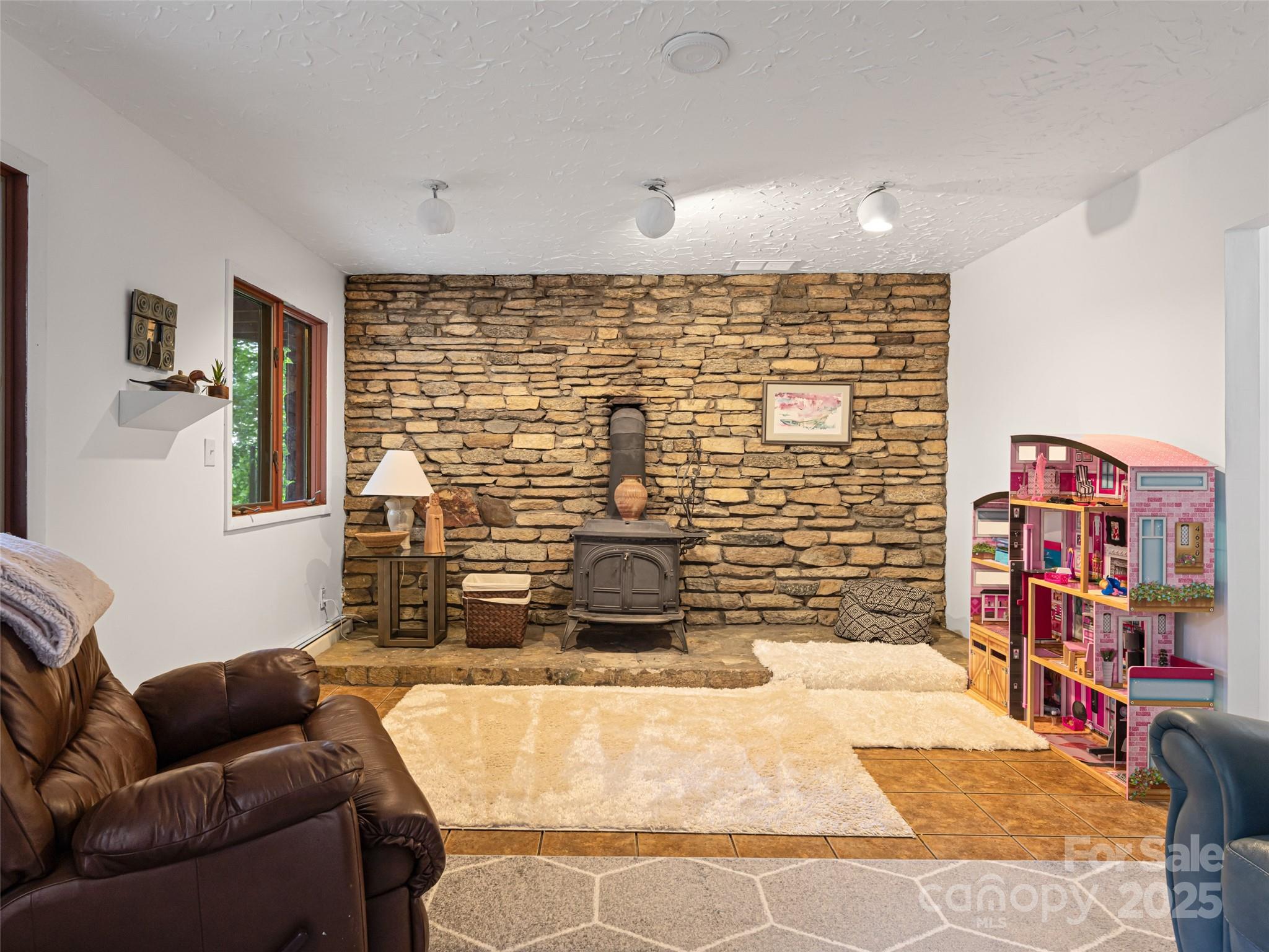 193 Rhododendron Drive — Arden