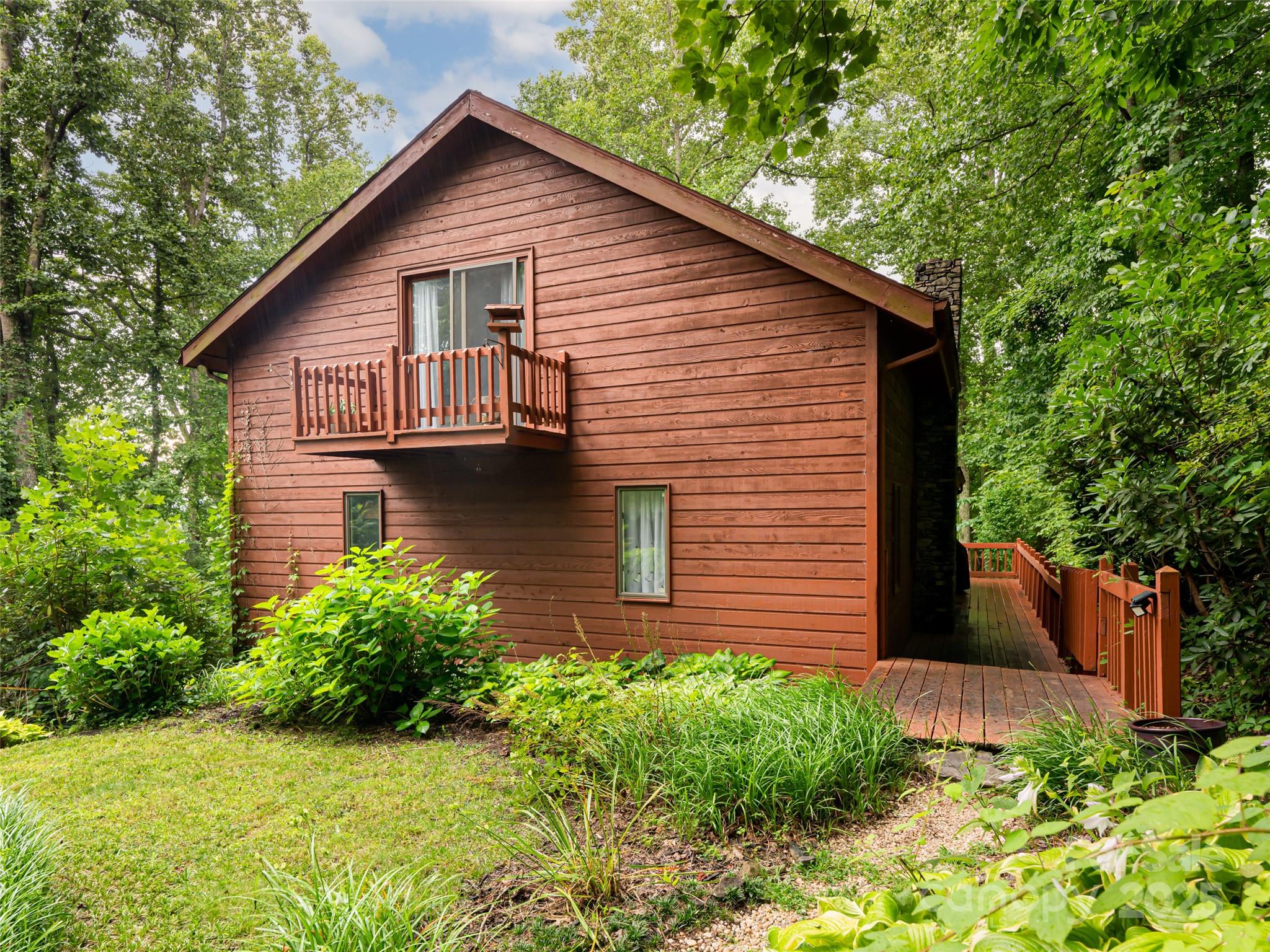 193 Rhododendron Drive — Arden
