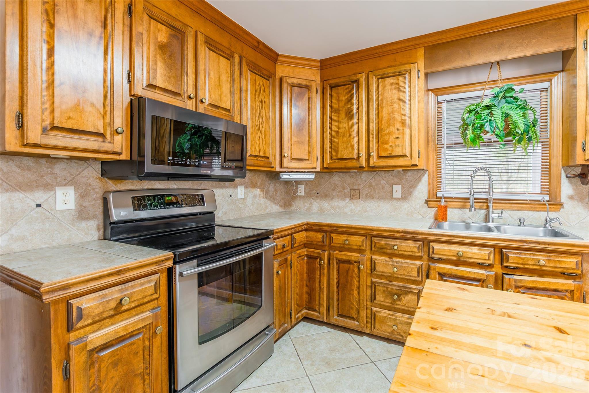 8230 Quail Hollow Drive — Harrisburg