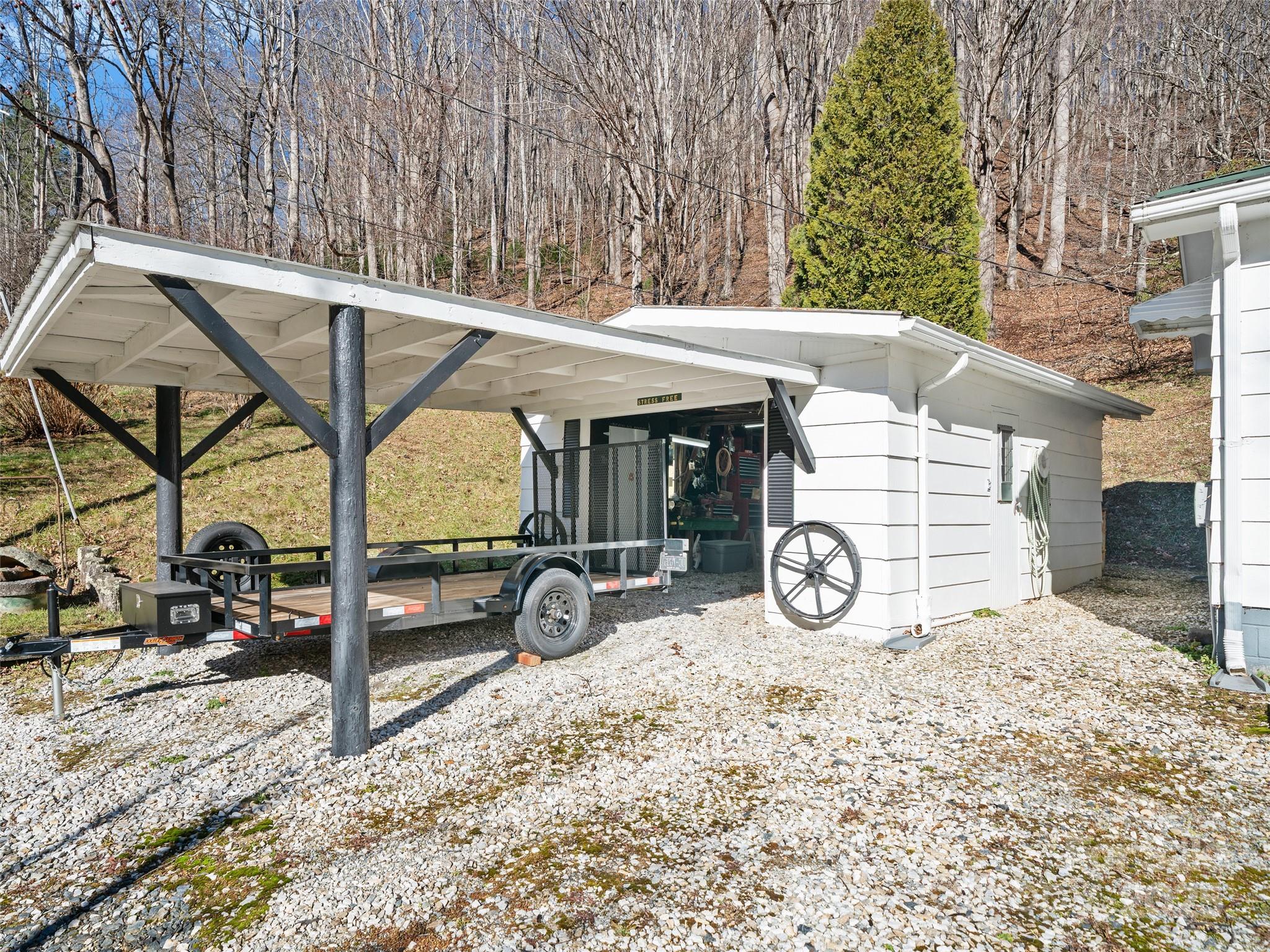 2850 Henson Creek Road — Newland