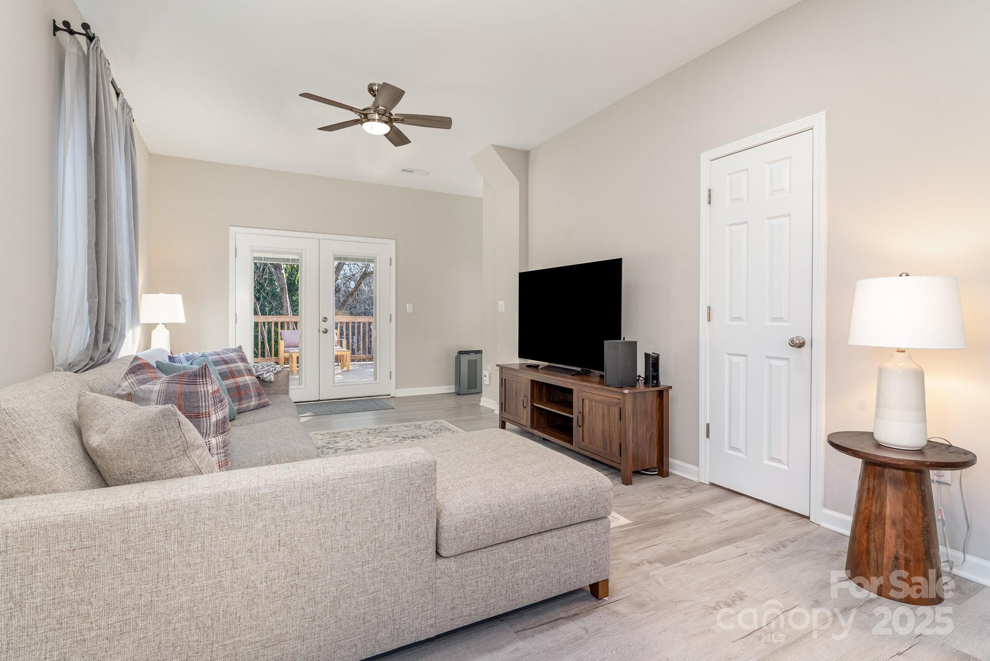 201 Hendrix Drive — Kernersville