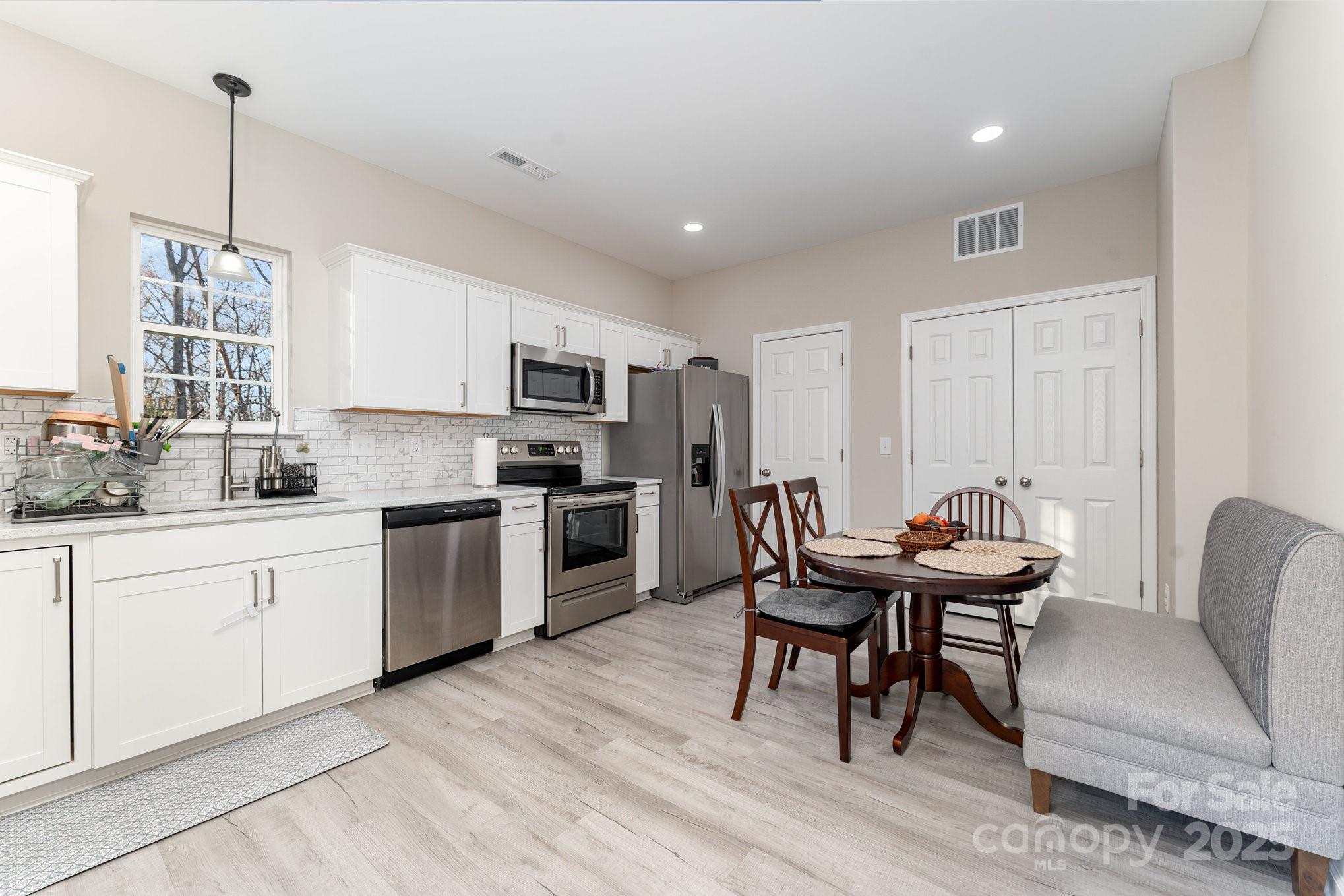 201 Hendrix Drive — Kernersville