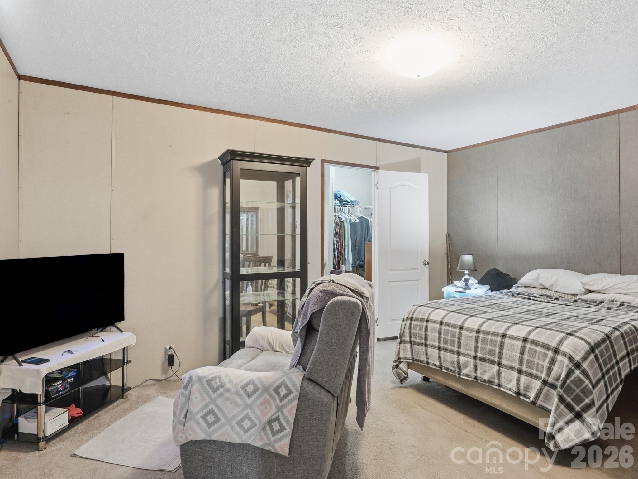 208 Daves Road — York