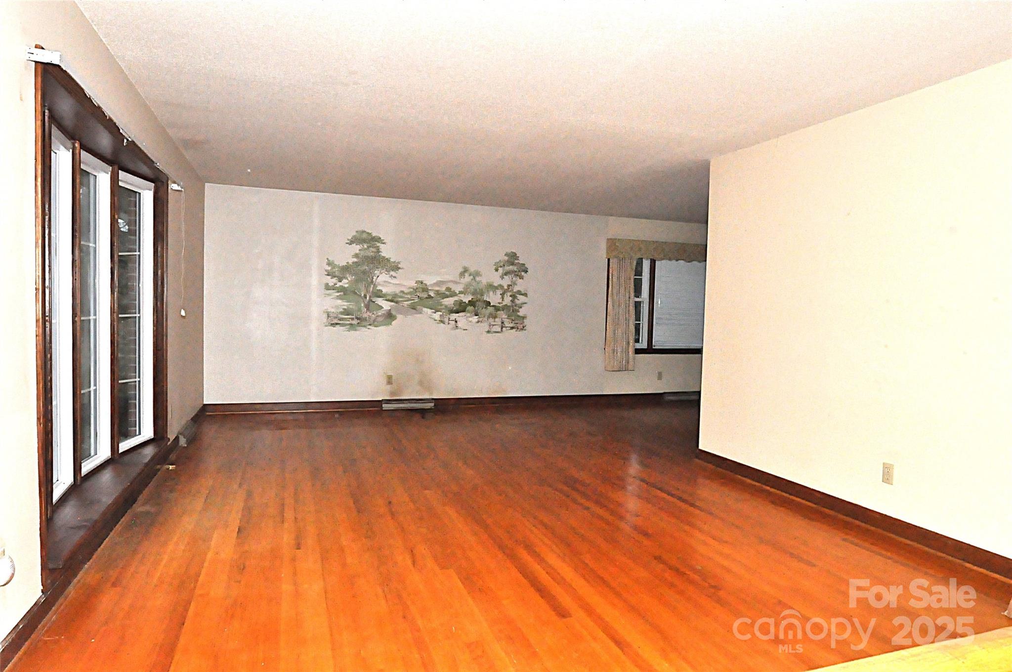 752 Cedar Lane — Chester