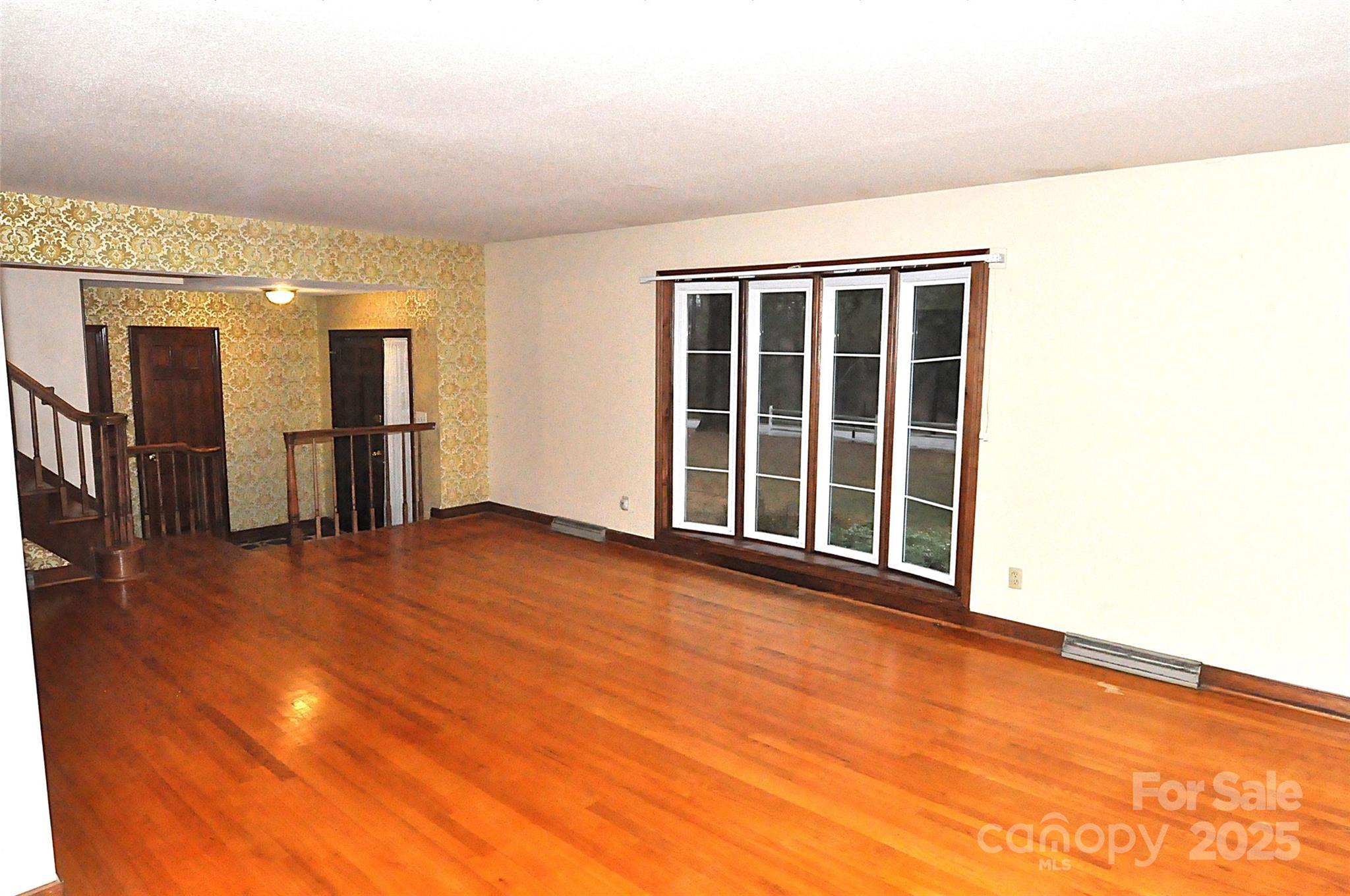 752 Cedar Lane — Chester