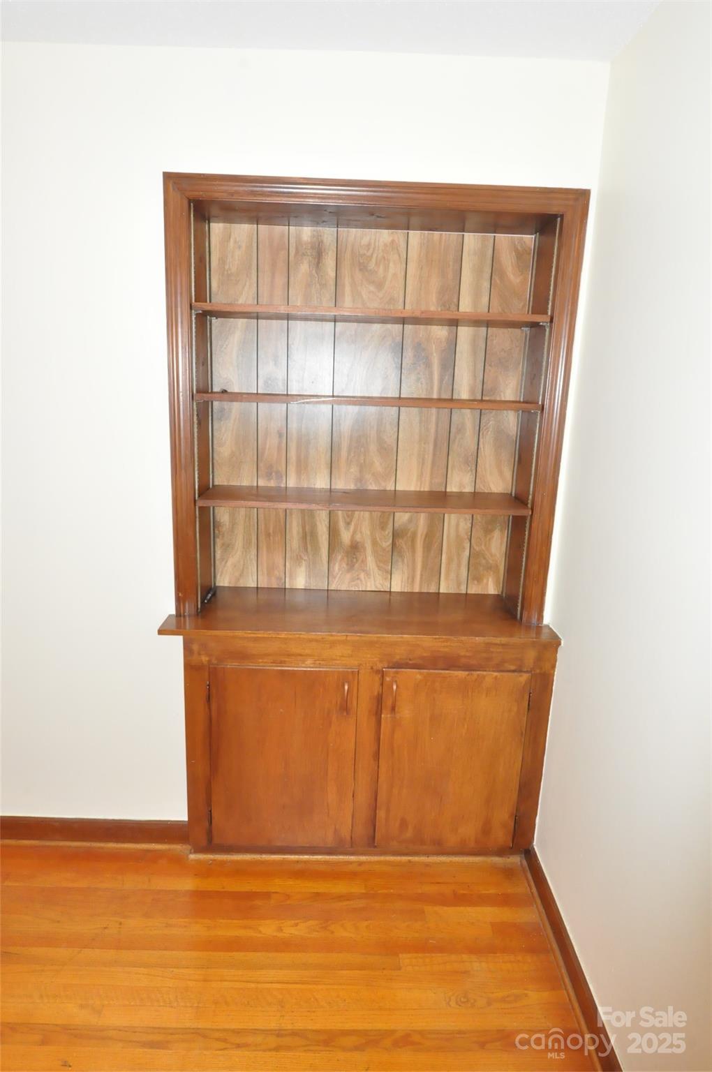 752 Cedar Lane — Chester