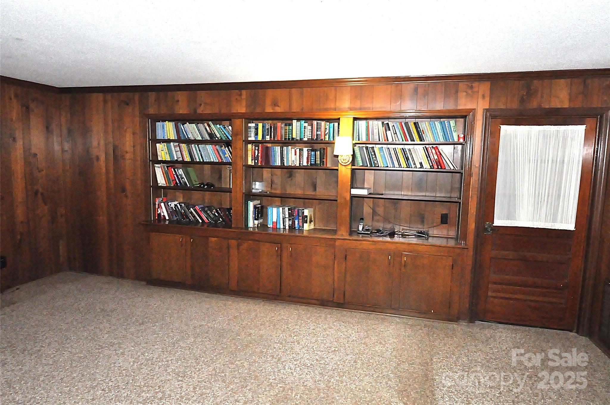 752 Cedar Lane — Chester