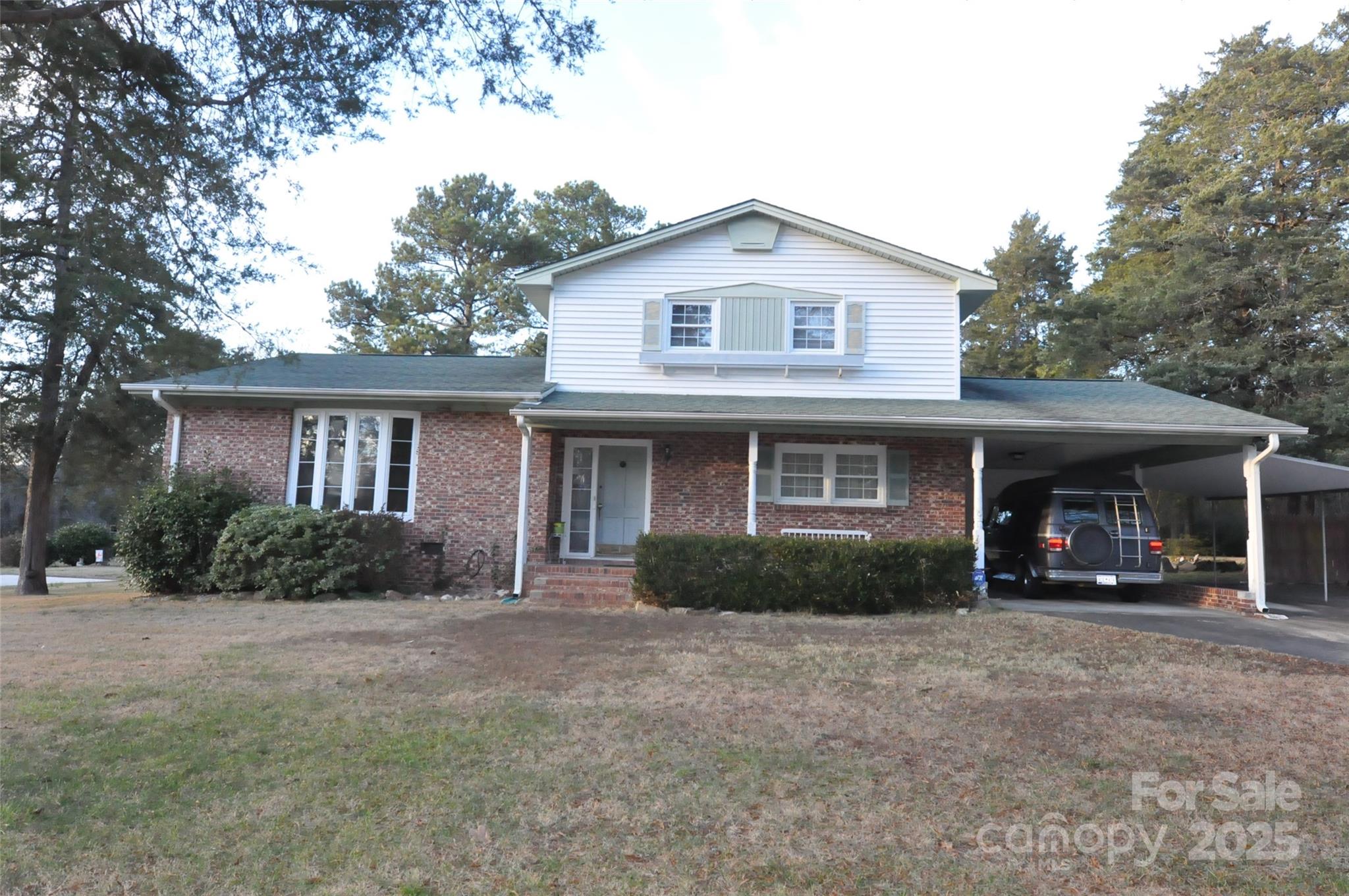 752 Cedar Lane — Chester