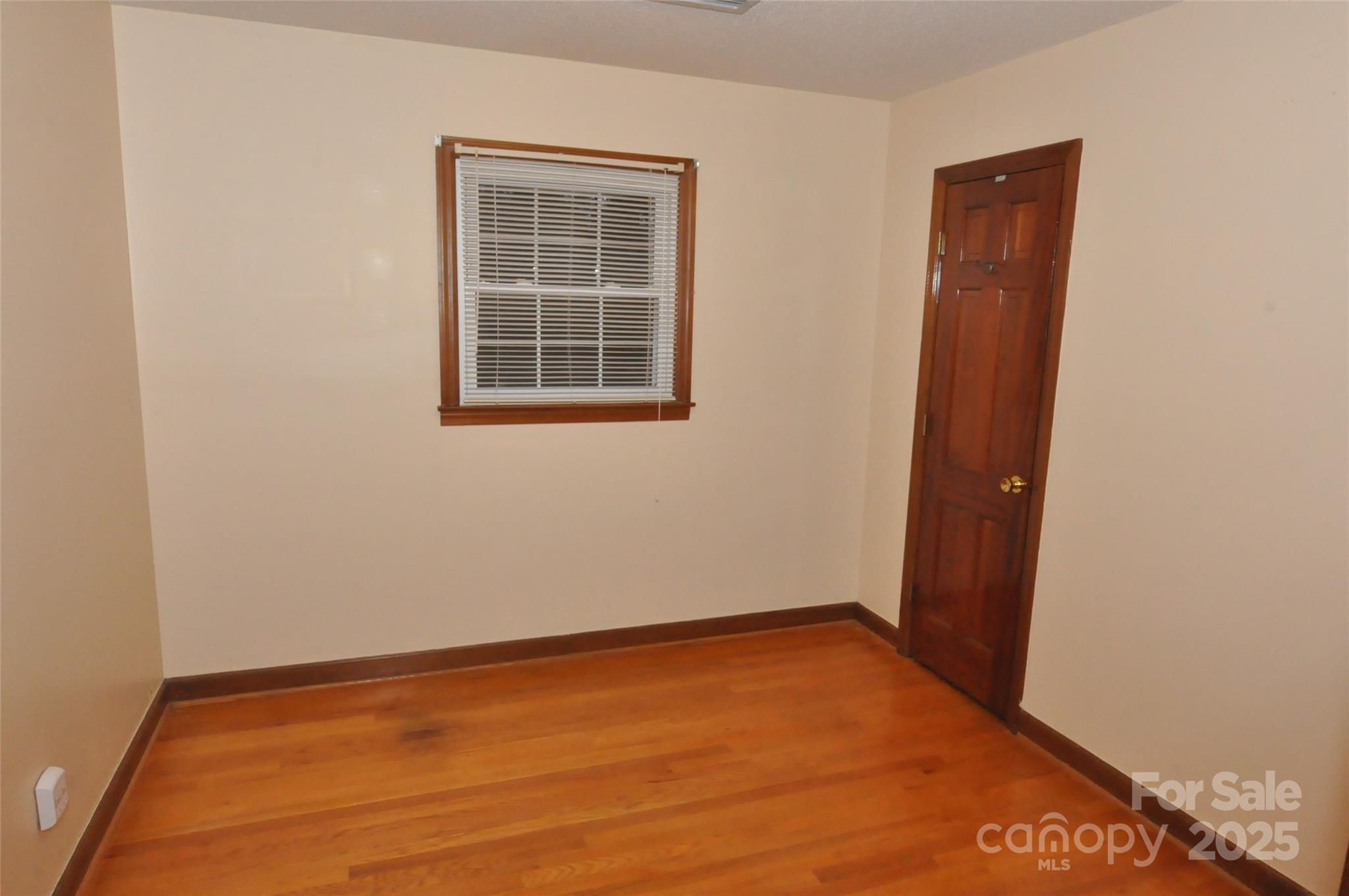 752 Cedar Lane — Chester
