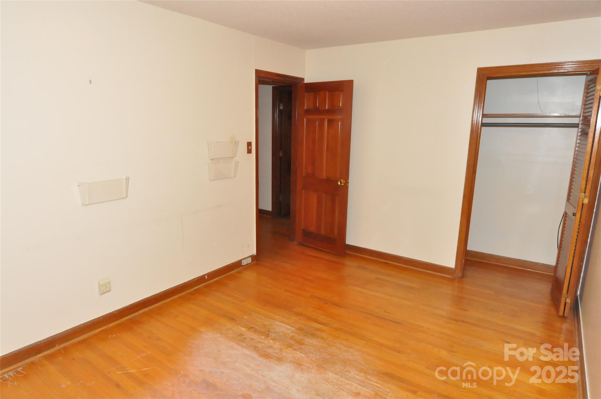 752 Cedar Lane — Chester