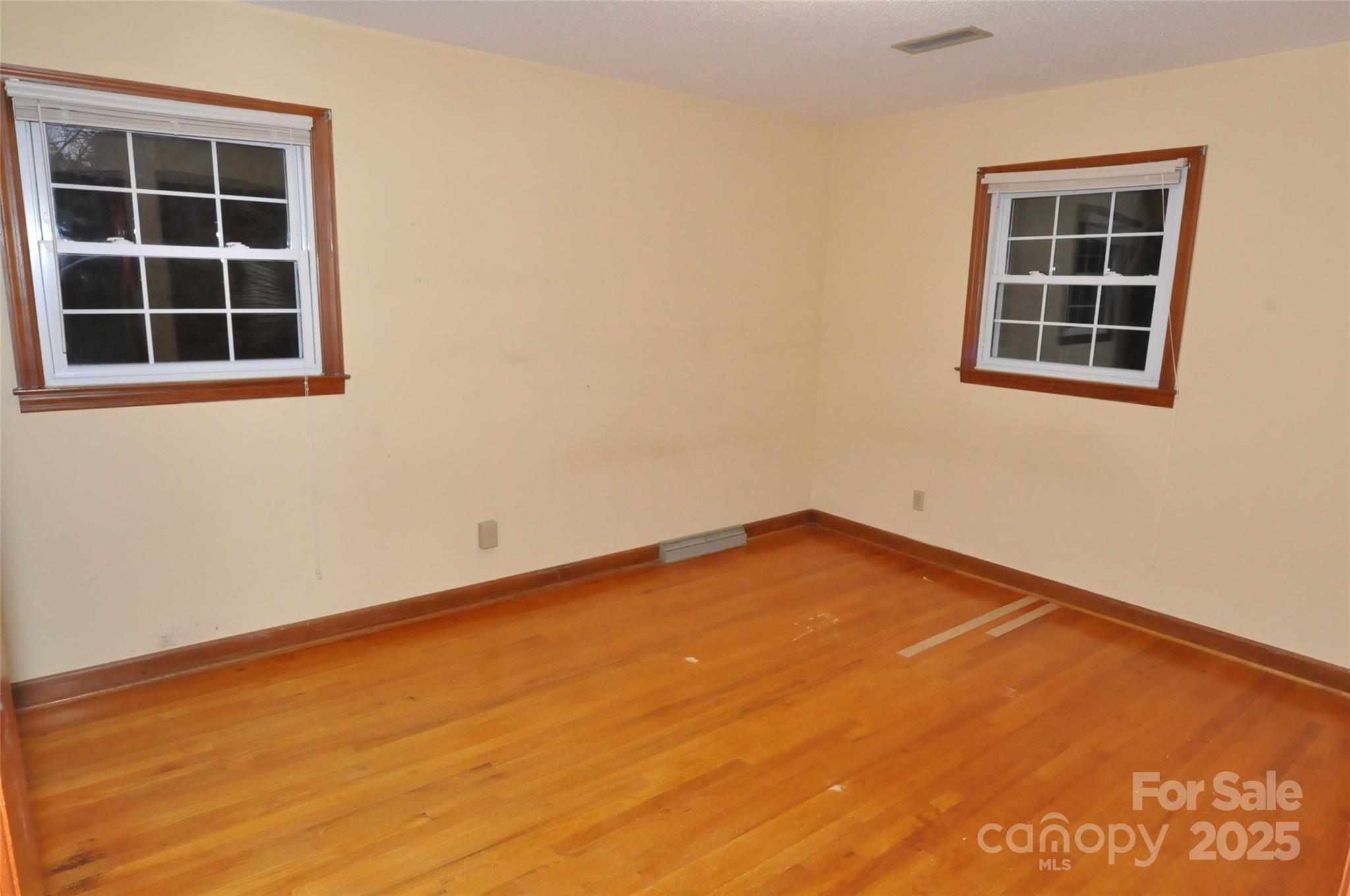 752 Cedar Lane — Chester