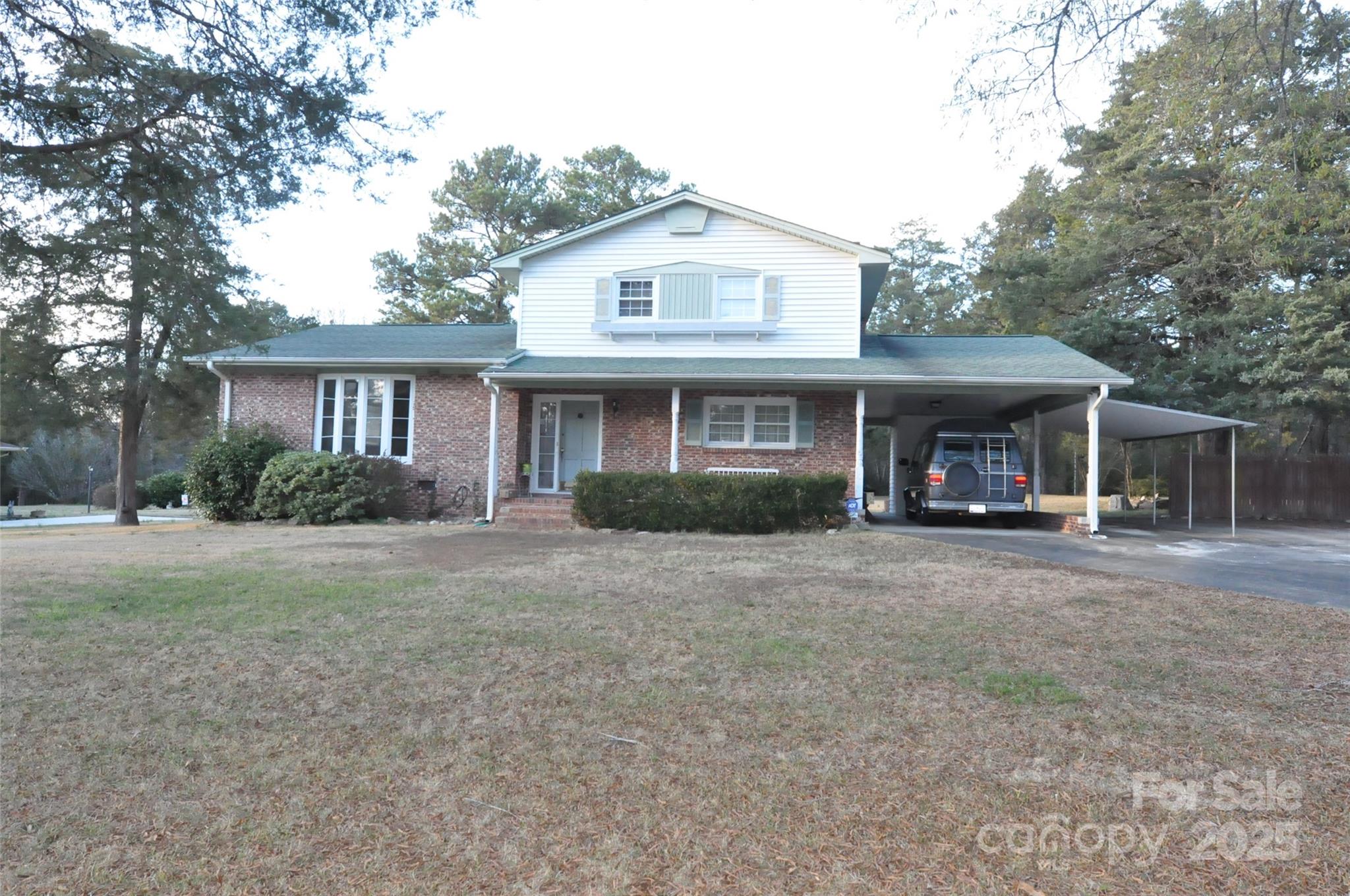752 Cedar Lane — Chester