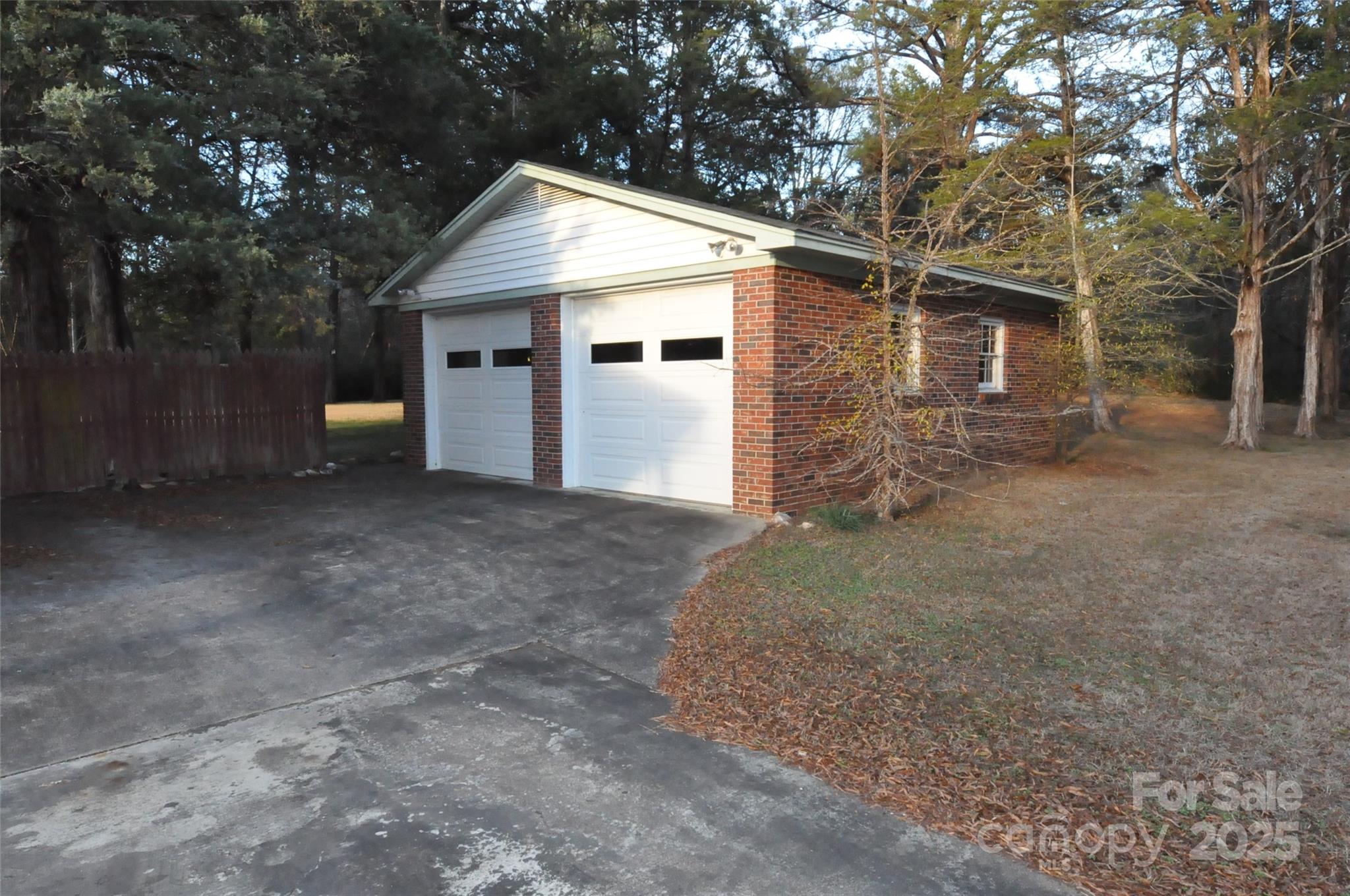 752 Cedar Lane — Chester