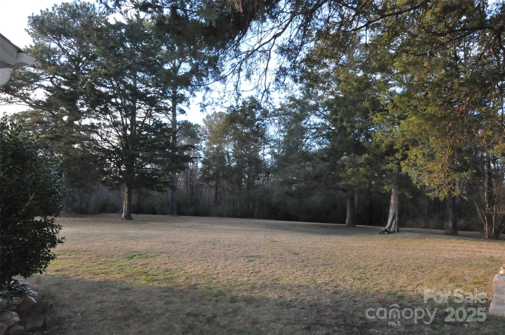 752 Cedar Lane — Chester