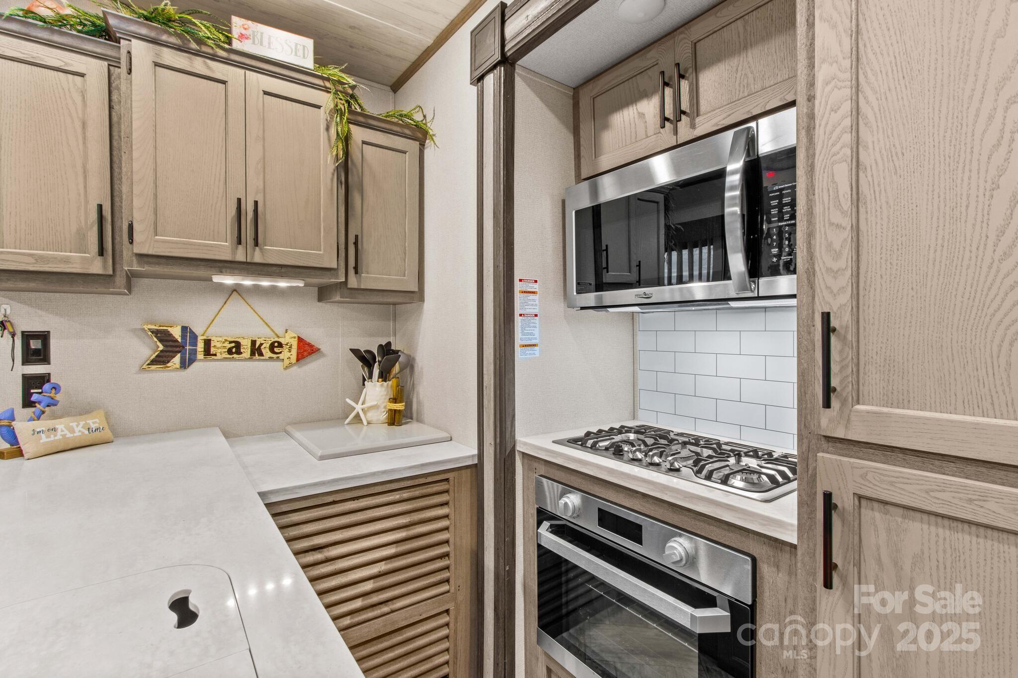 103 S Cardinal Drive — New London