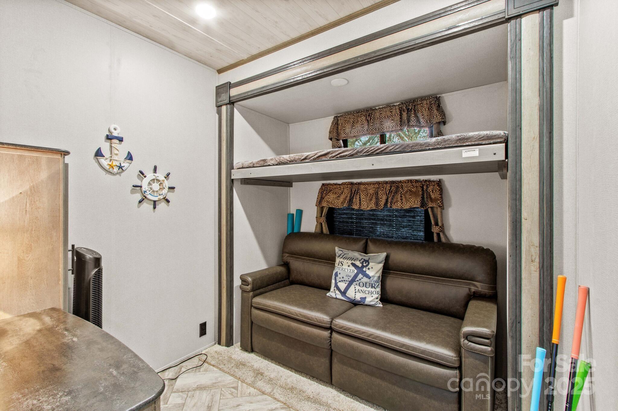 103 S Cardinal Drive — New London