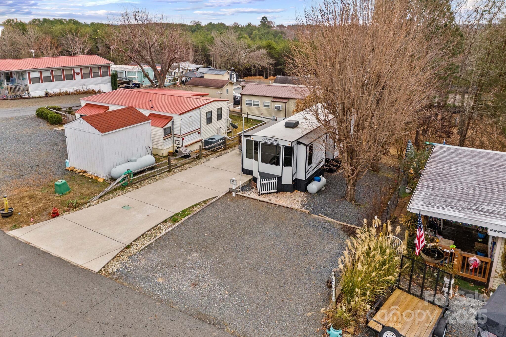 103 S Cardinal Drive — New London
