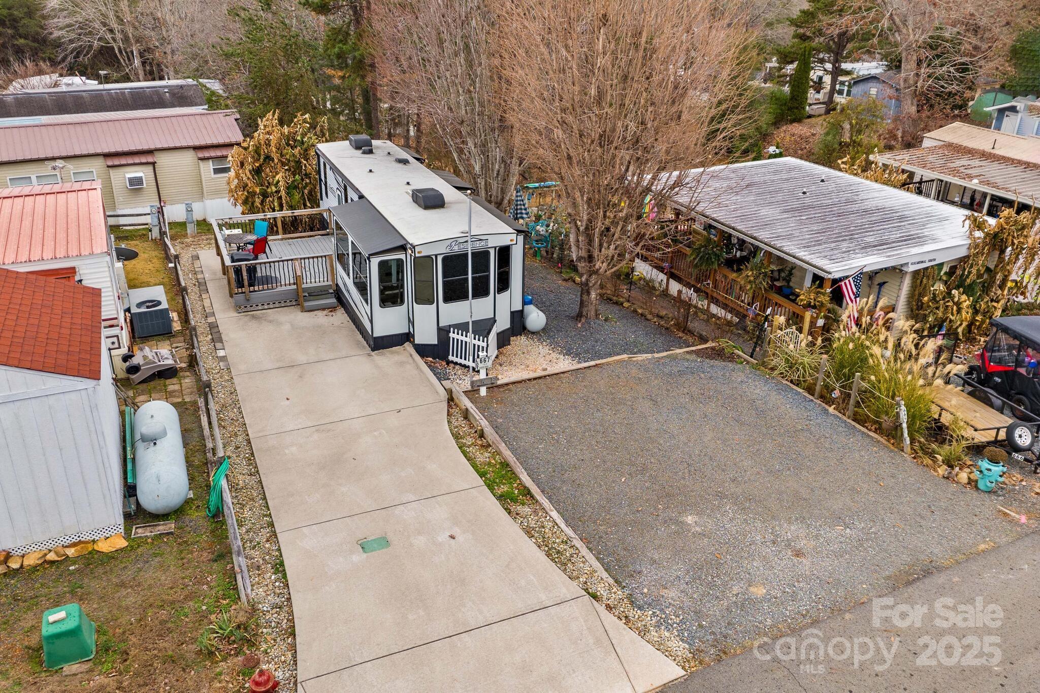 103 S Cardinal Drive — New London
