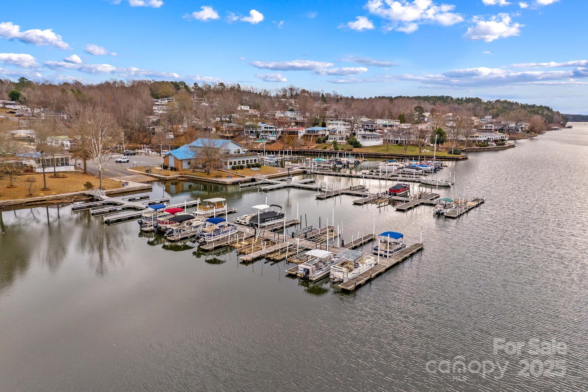 103 S Cardinal Drive — New London