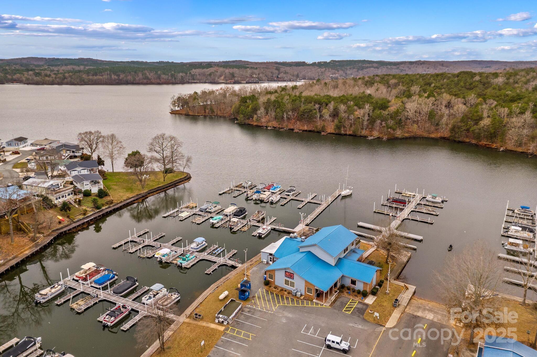 103 S Cardinal Drive — New London