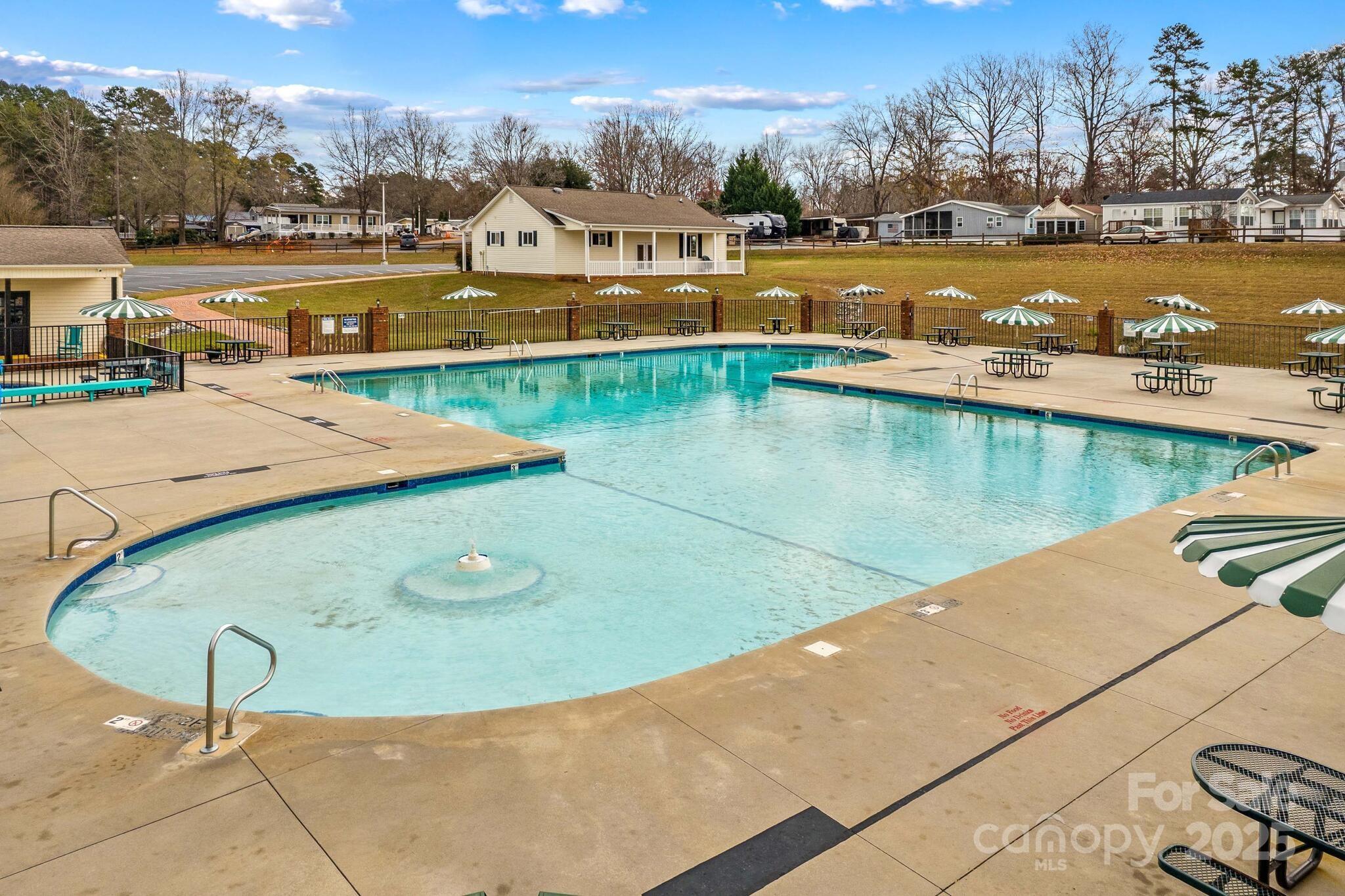 103 S Cardinal Drive — New London