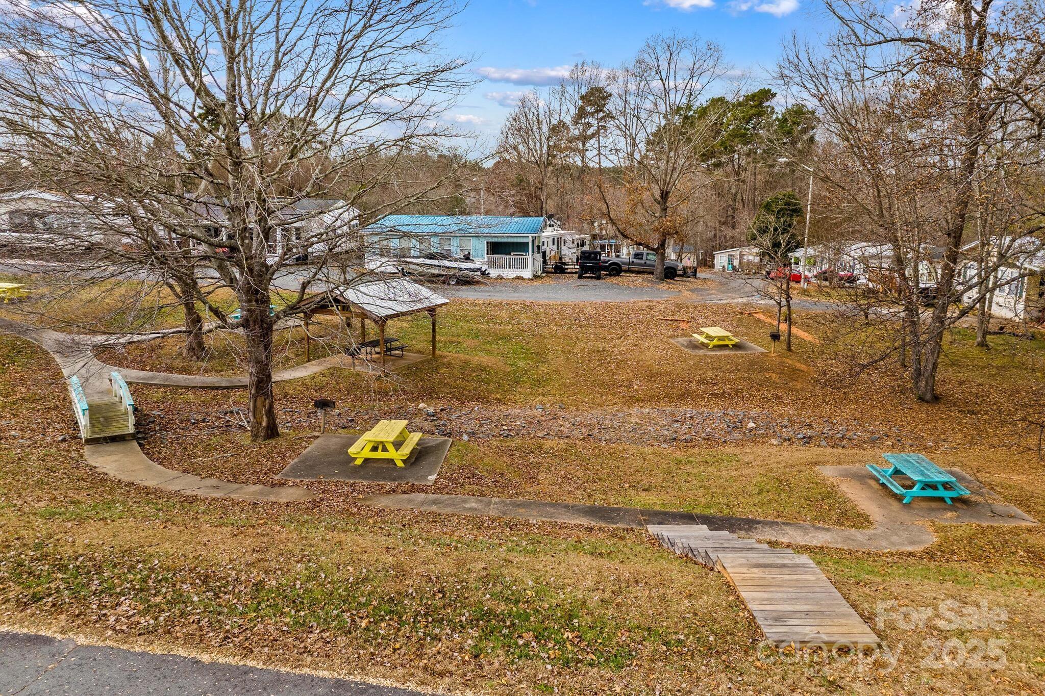 103 S Cardinal Drive — New London