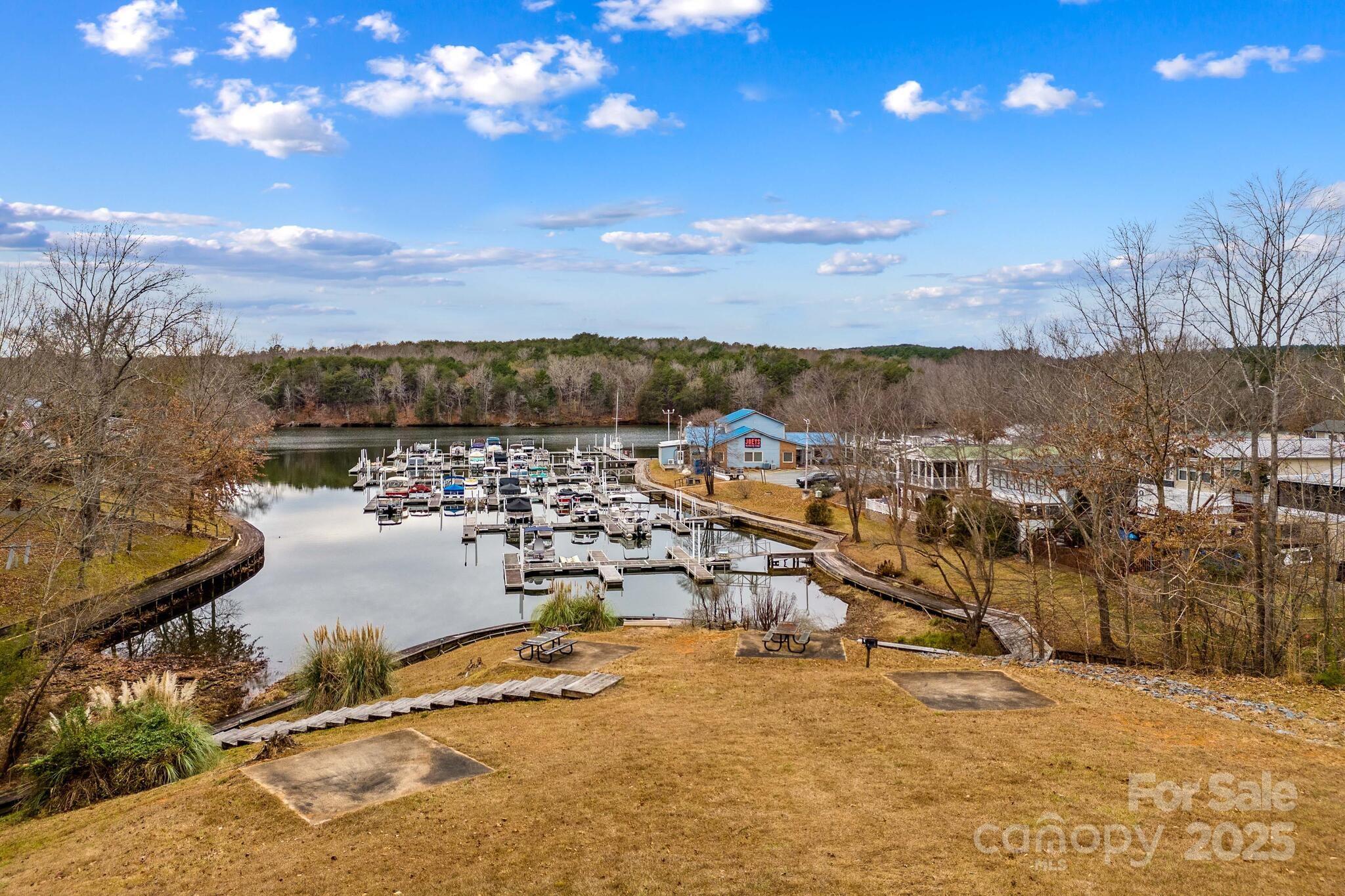 103 S Cardinal Drive — New London