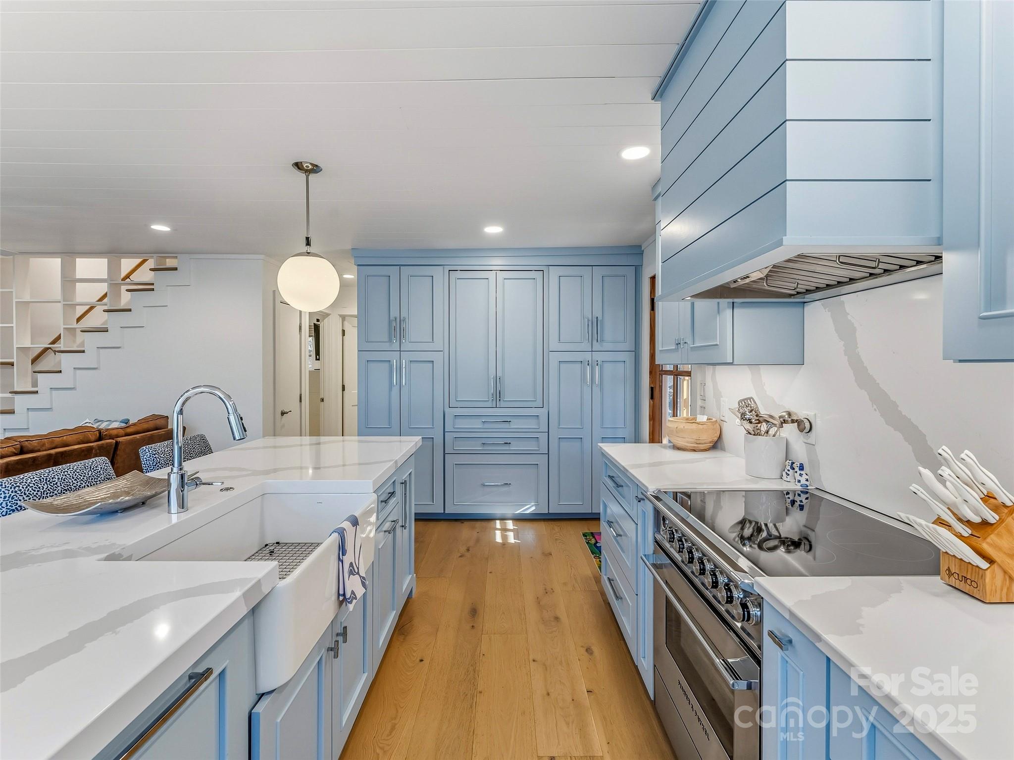 40 Toxaway Landing Drive — Lake Toxaway