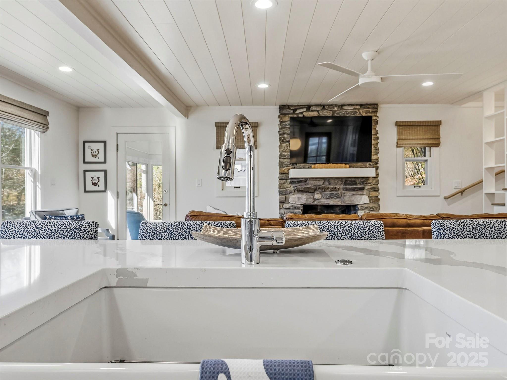40 Toxaway Landing Drive — Lake Toxaway