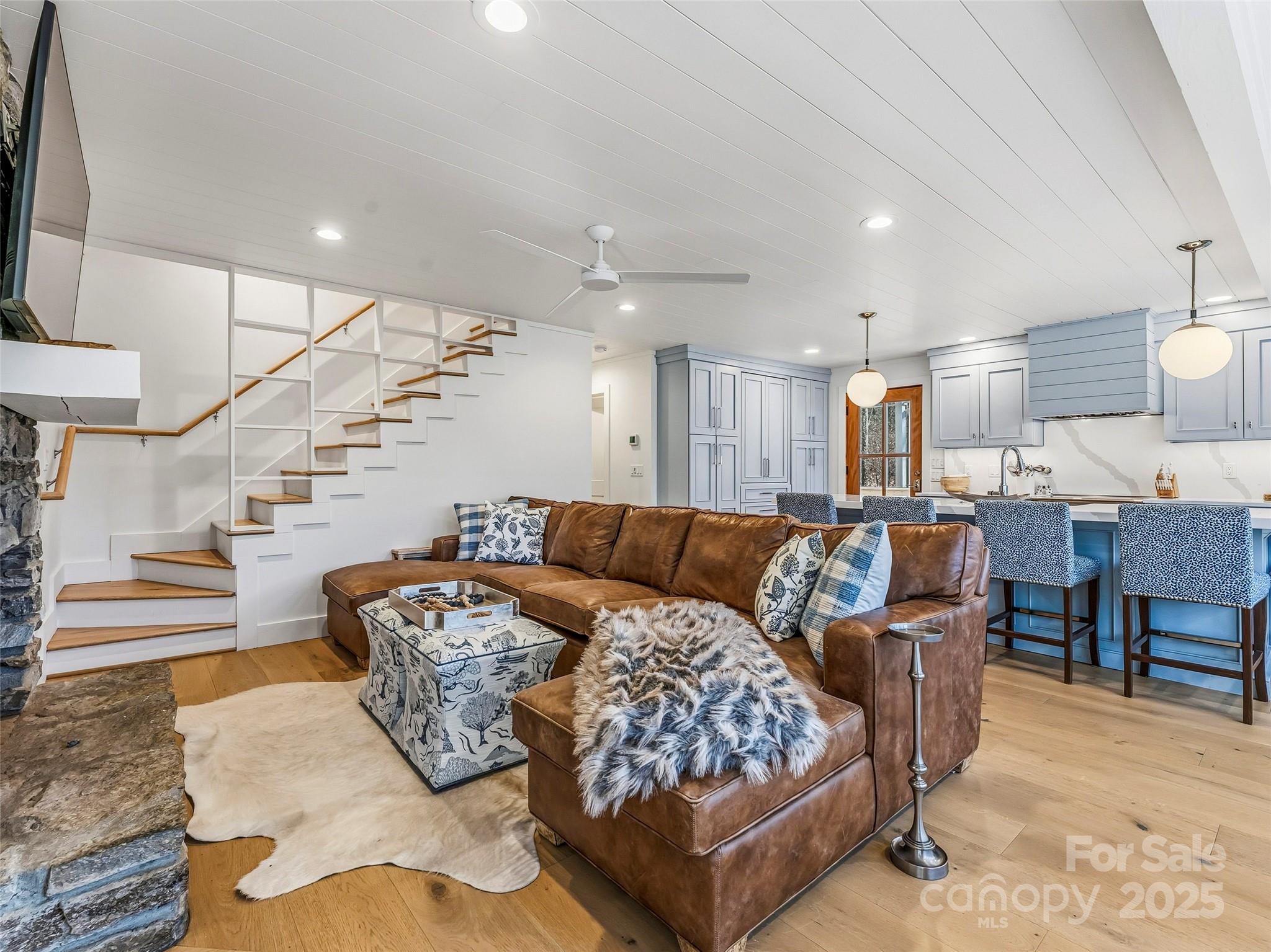40 Toxaway Landing Drive — Lake Toxaway