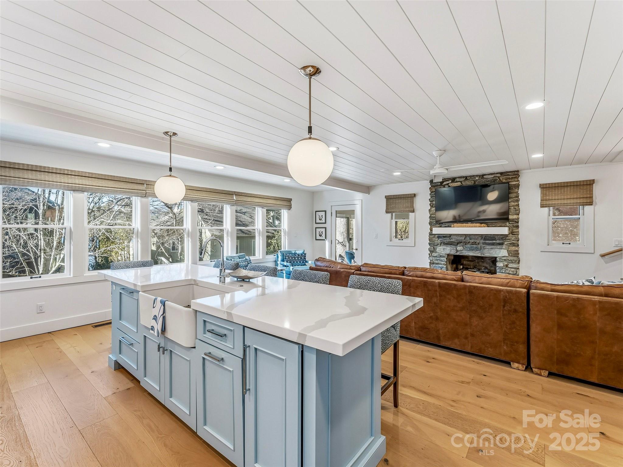 40 Toxaway Landing Drive — Lake Toxaway
