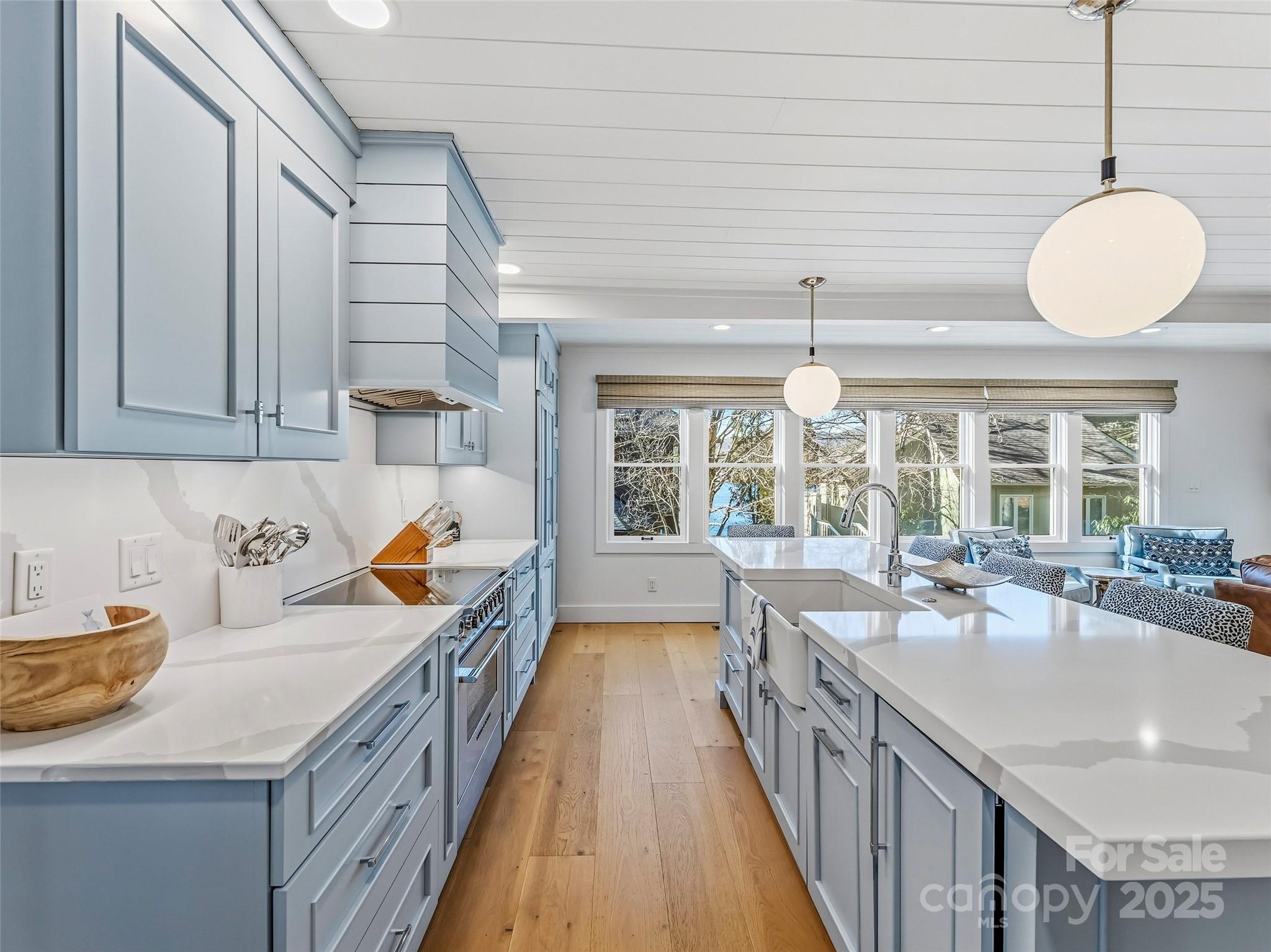 40 Toxaway Landing Drive — Lake Toxaway