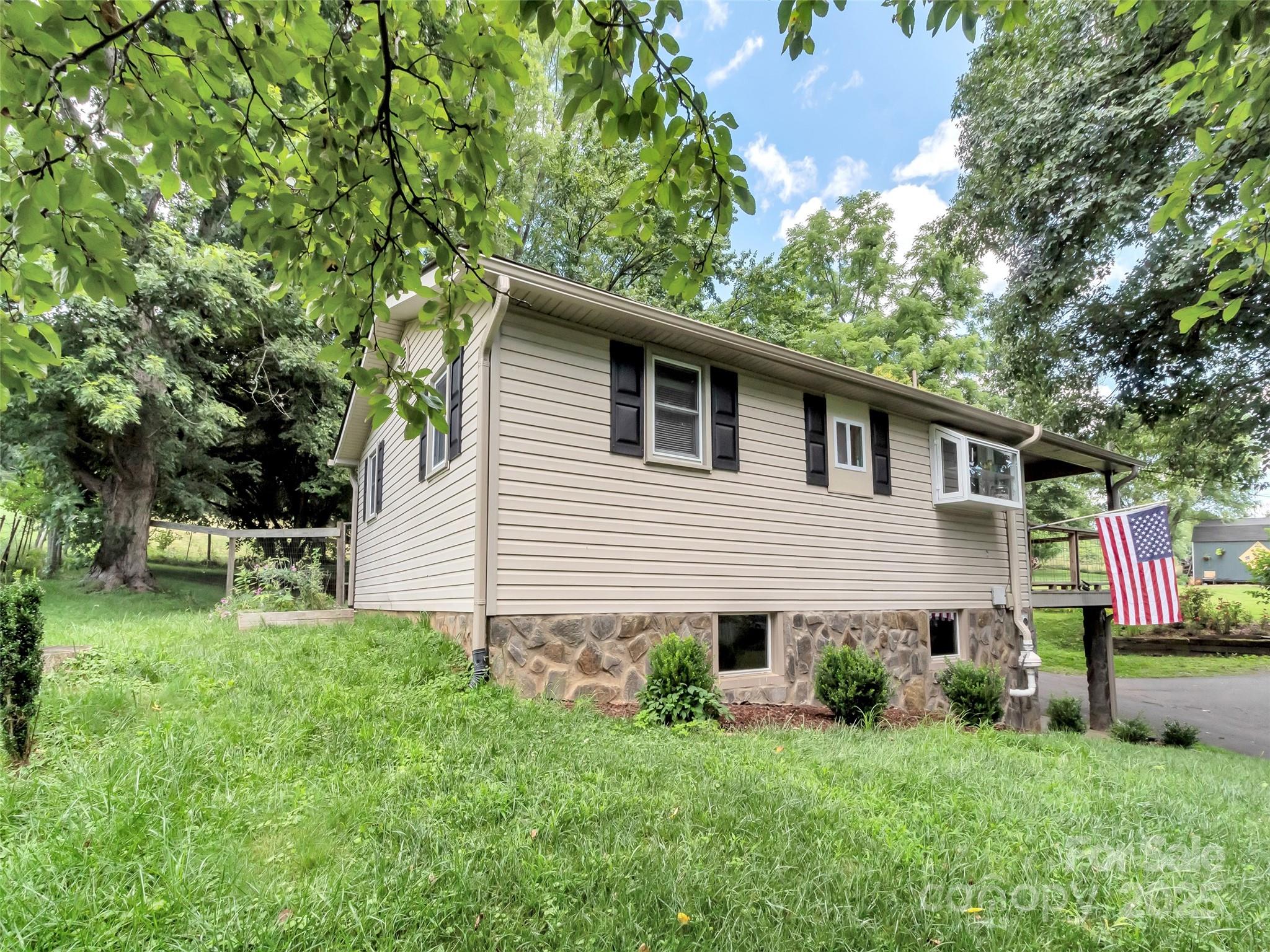 340 Mauney Cove Road — Waynesville