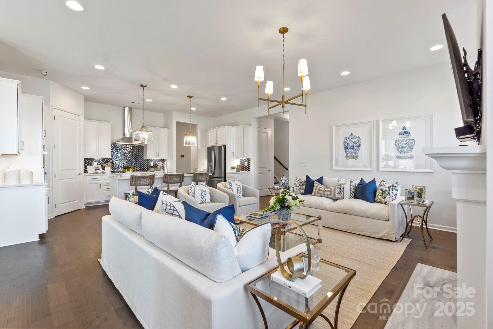 5068 Duval Circle — Tega Cay