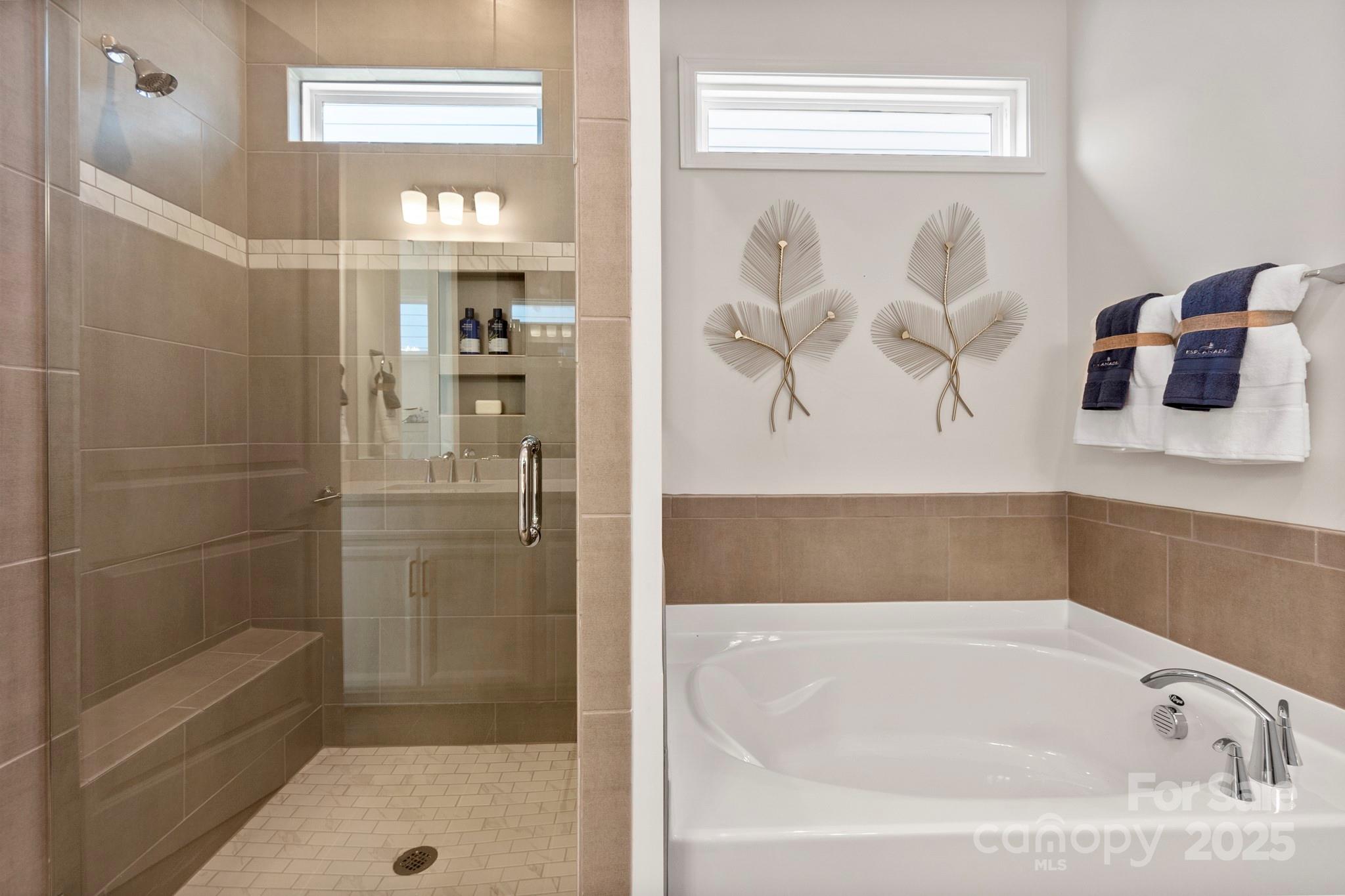 5068 Duval Circle — Tega Cay