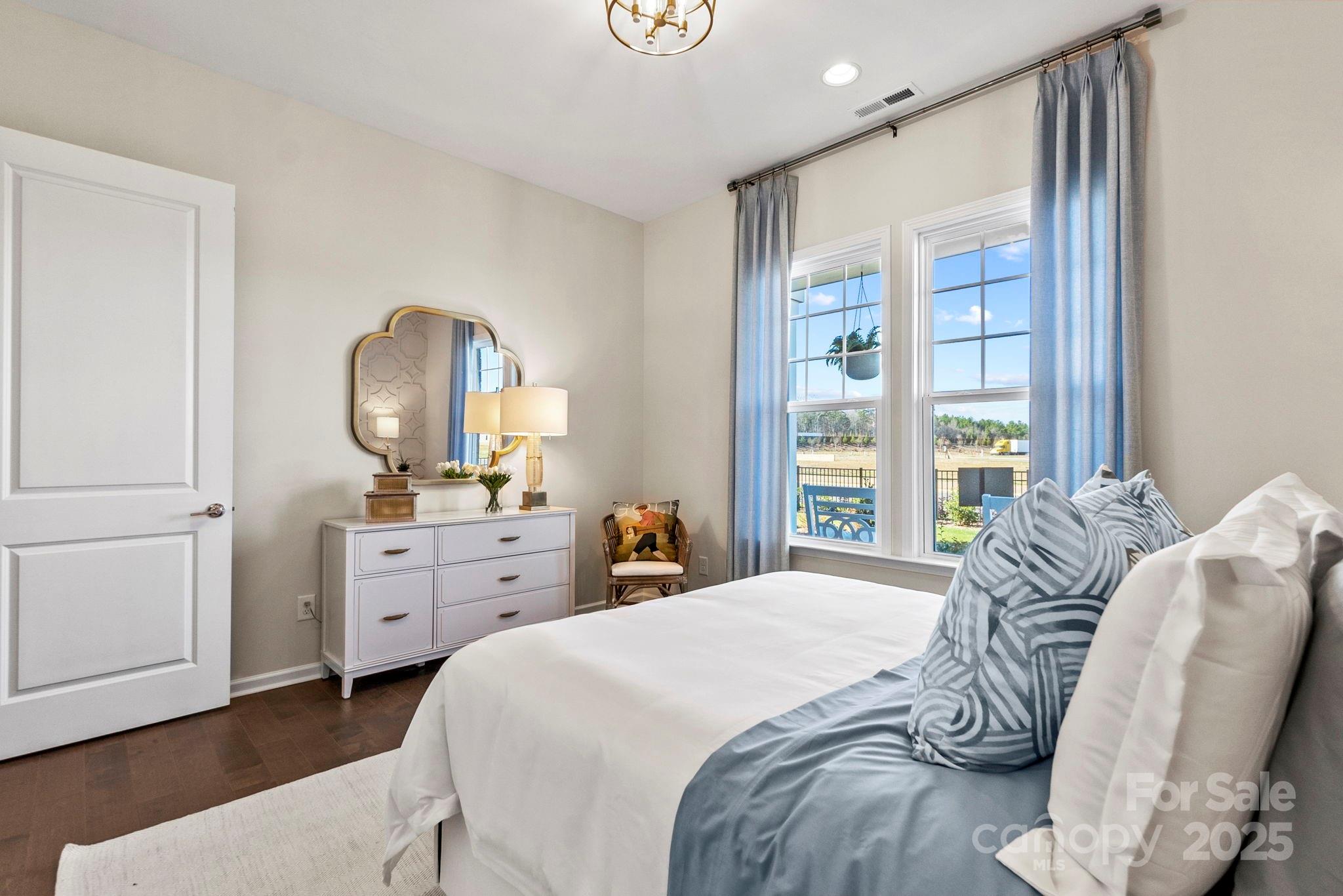 5068 Duval Circle — Tega Cay