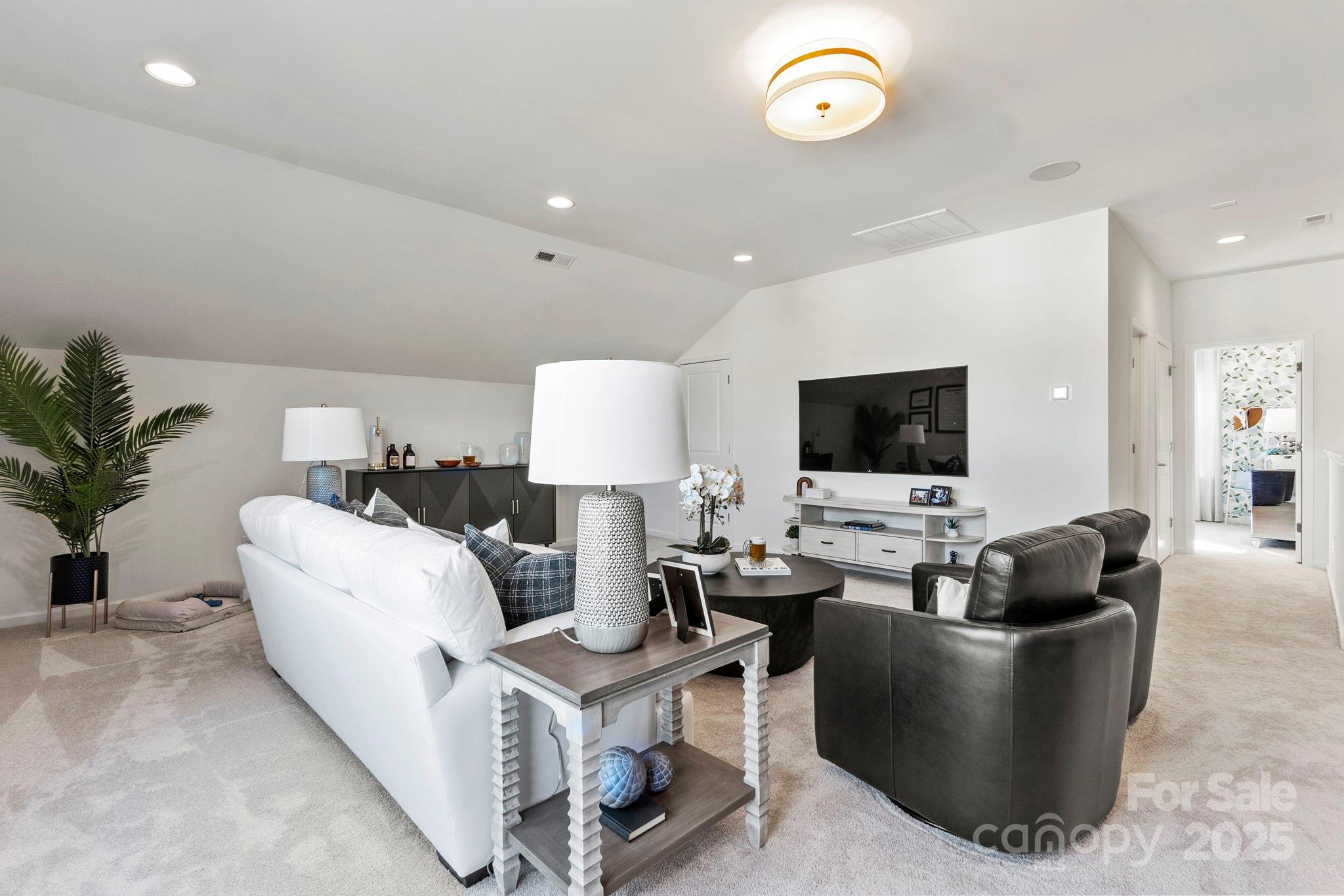 5068 Duval Circle — Tega Cay