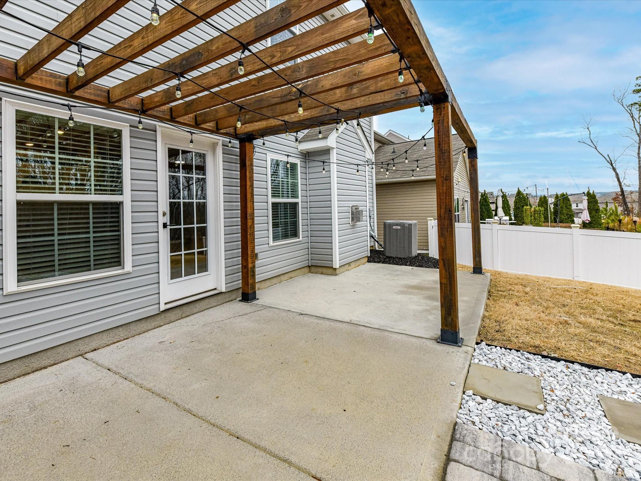 1257 Loggerhead Drive — Lancaster