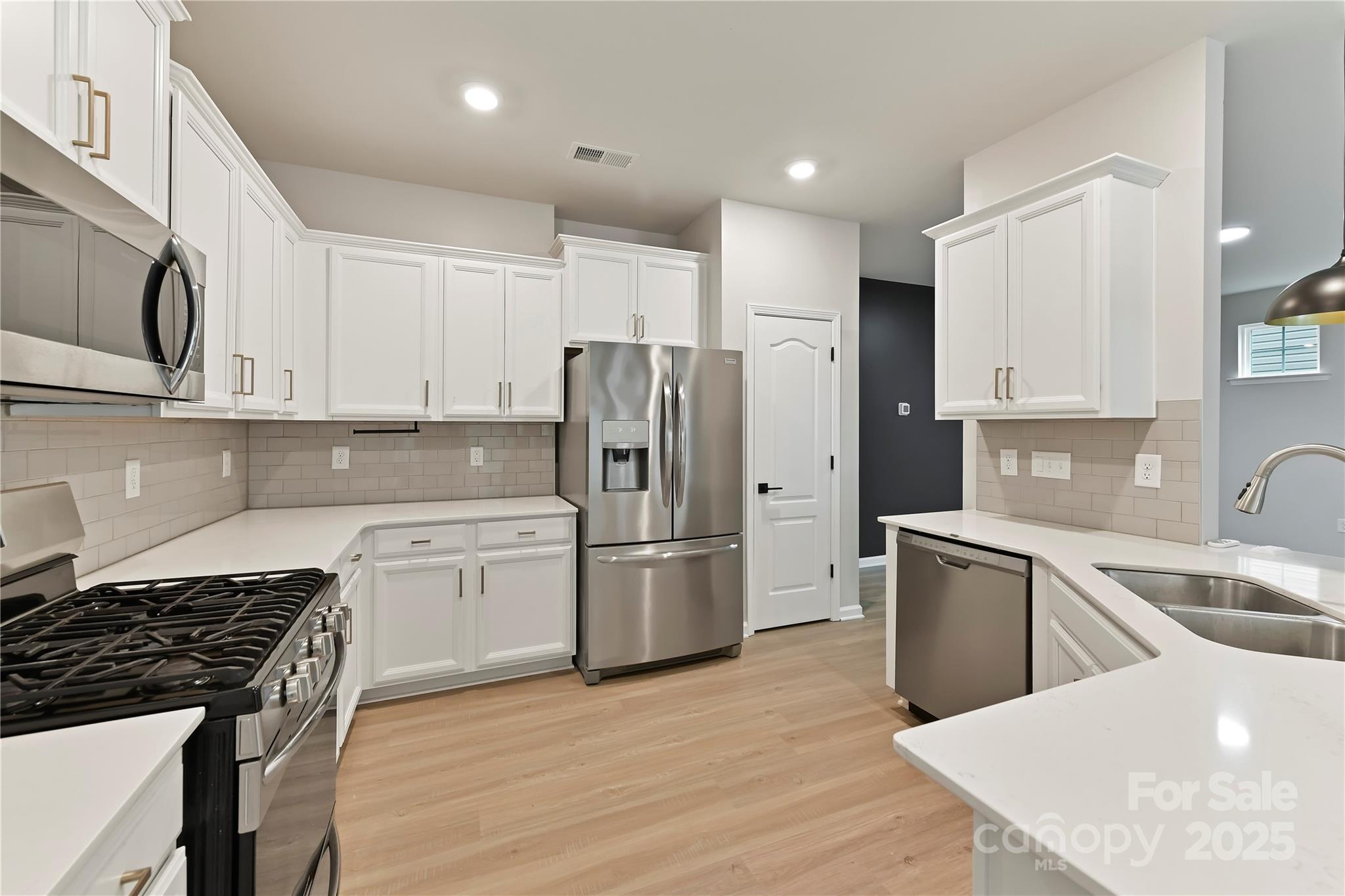 1257 Loggerhead Drive — Lancaster
