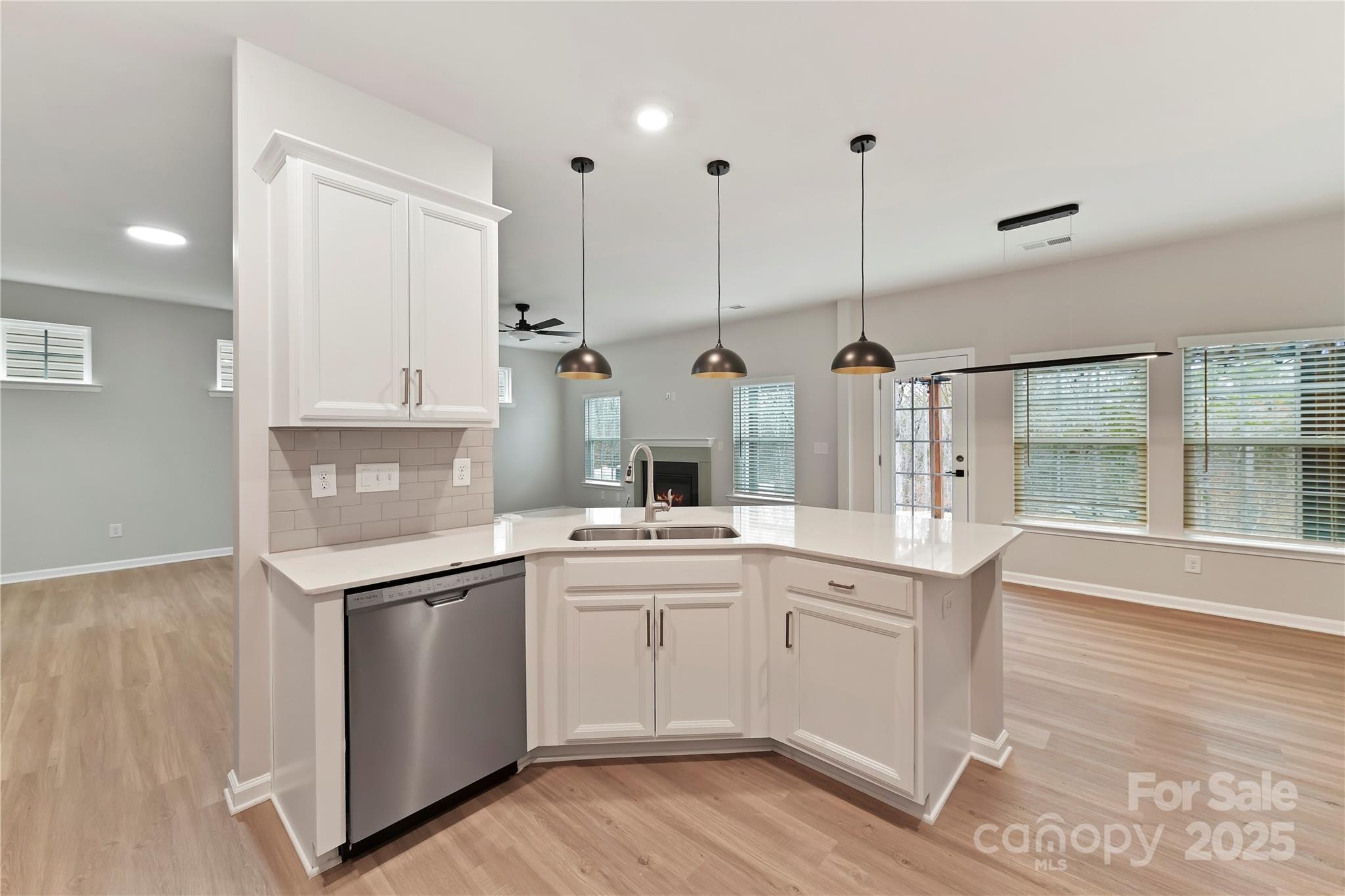 1257 Loggerhead Drive — Lancaster