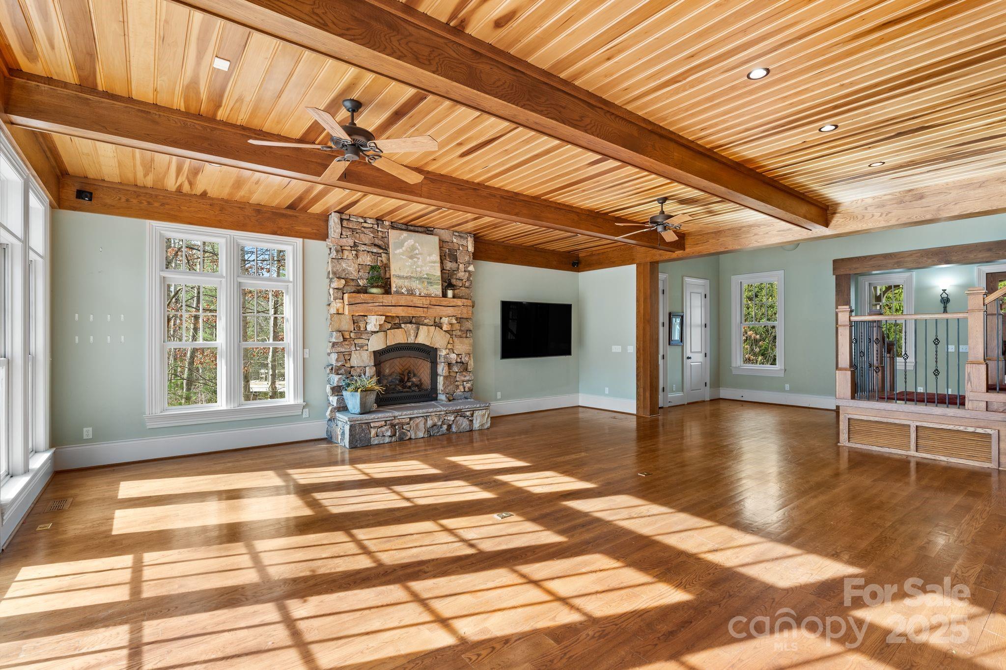14 Landsdowne Court — Asheville