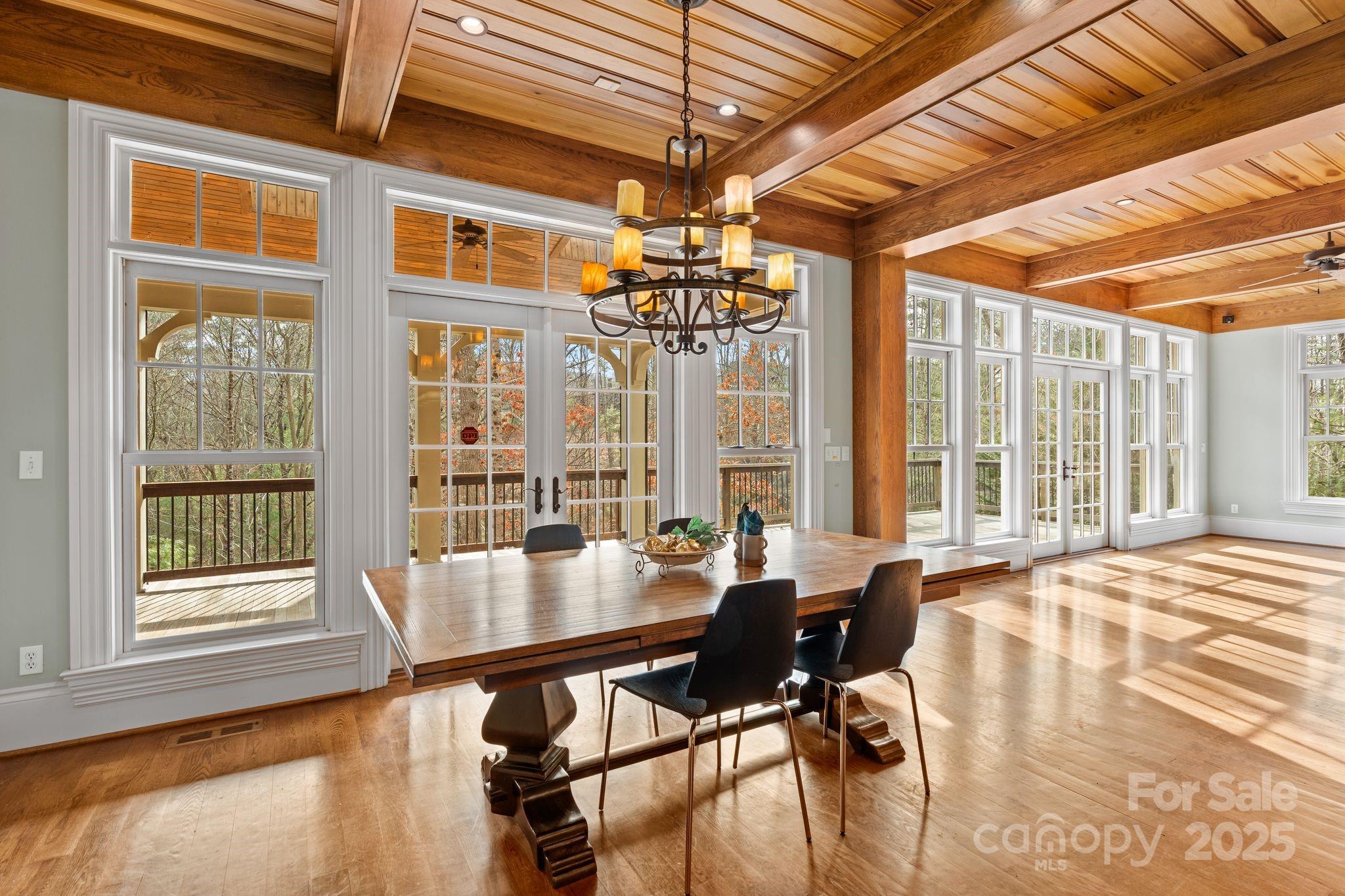 14 Landsdowne Court — Asheville
