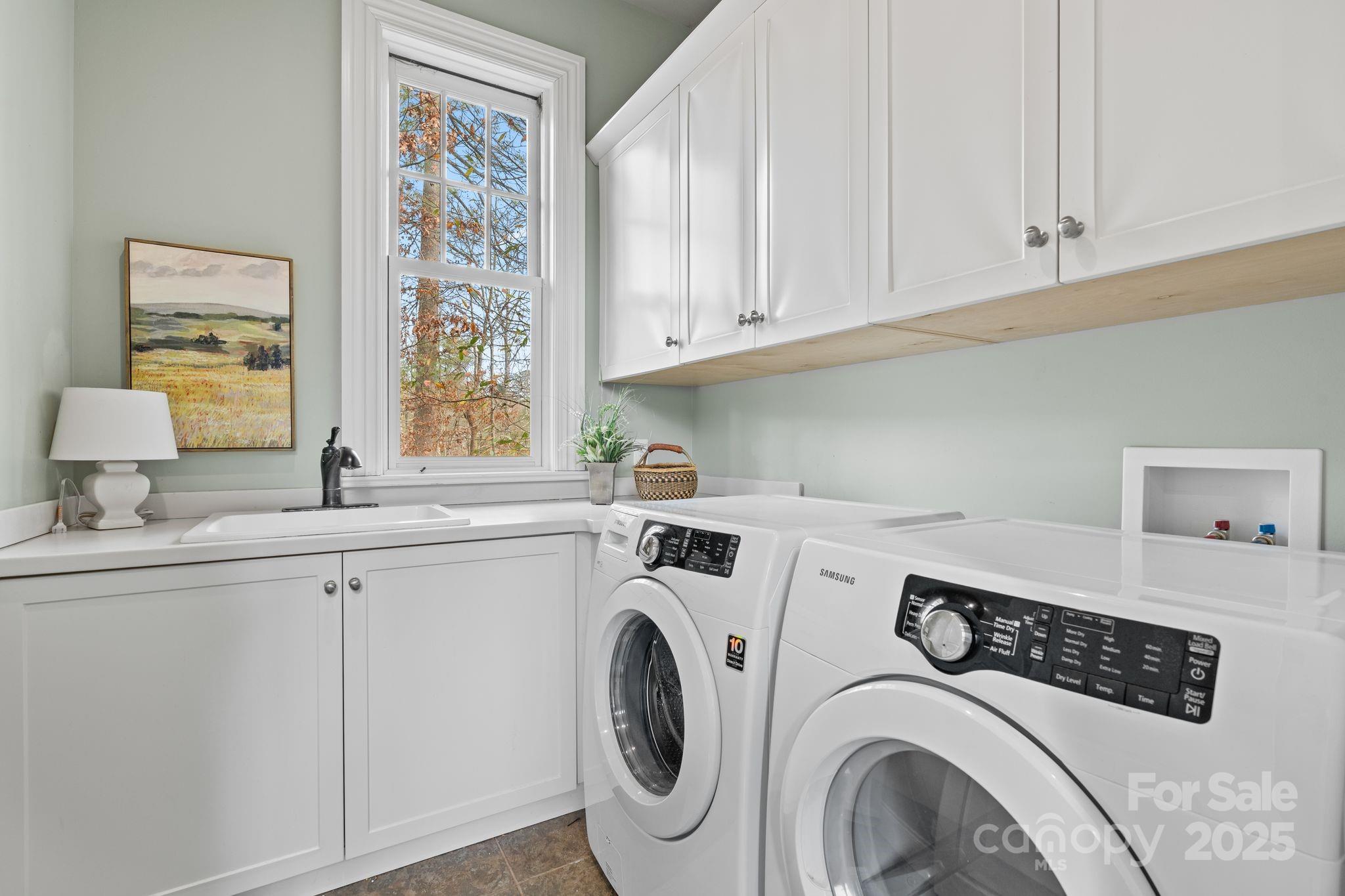 14 Landsdowne Court — Asheville